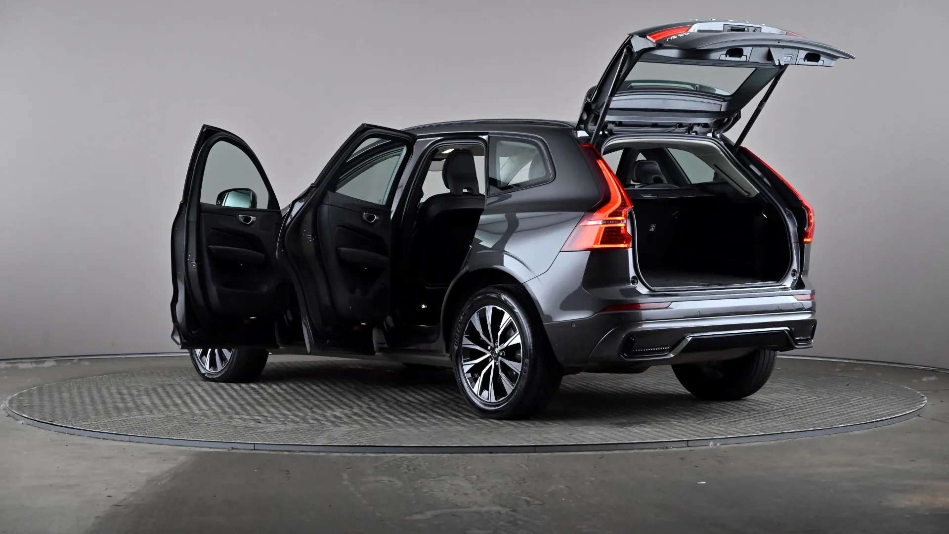 2023 VOLVO XC60 2023 VOLVO XC60