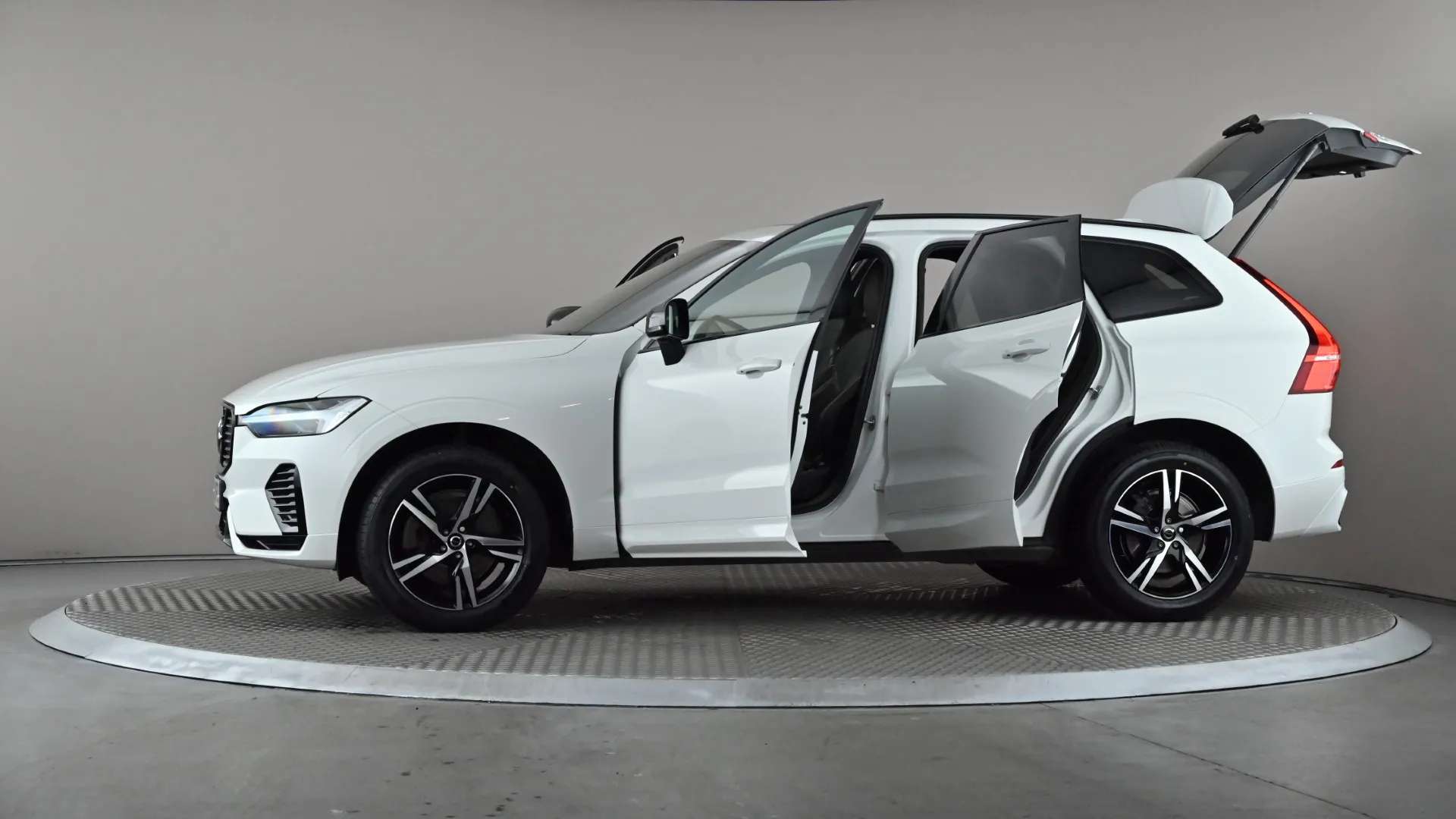 2022 VOLVO XC60 2022 VOLVO XC60
