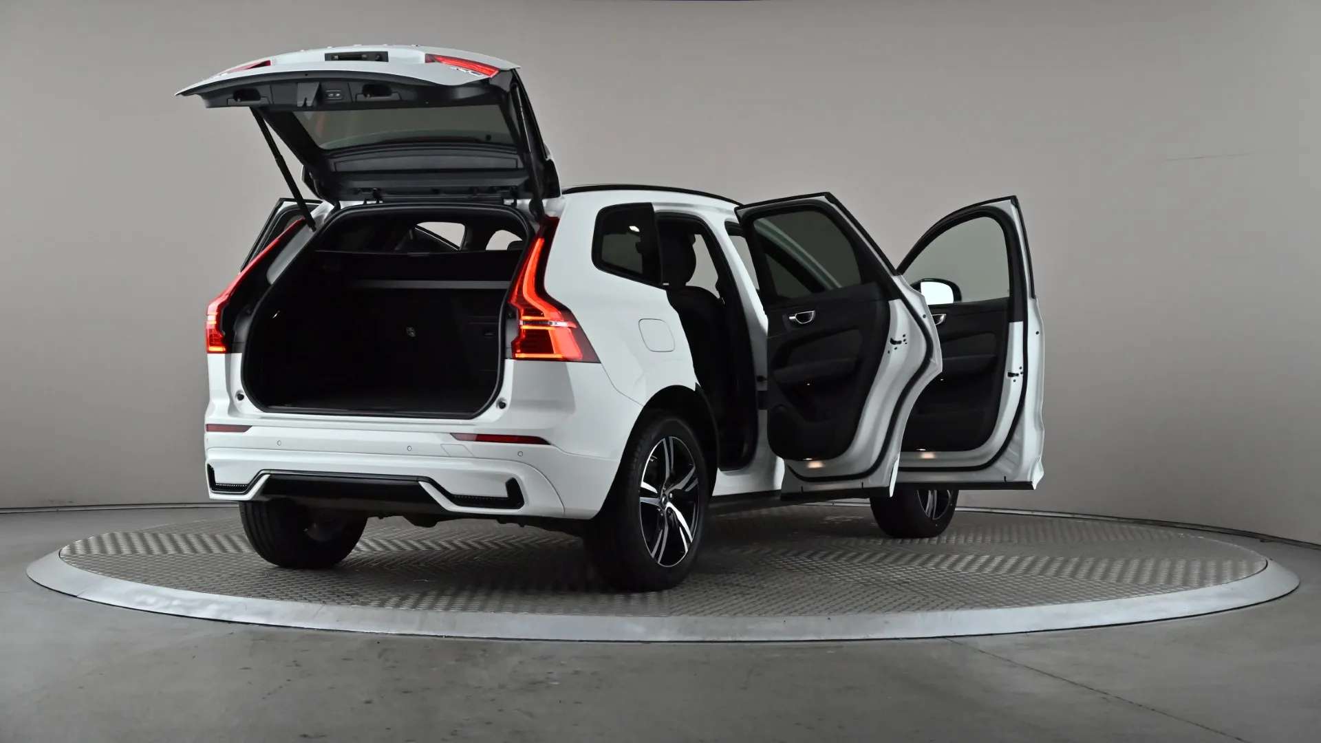2022 VOLVO XC60 2022 VOLVO XC60