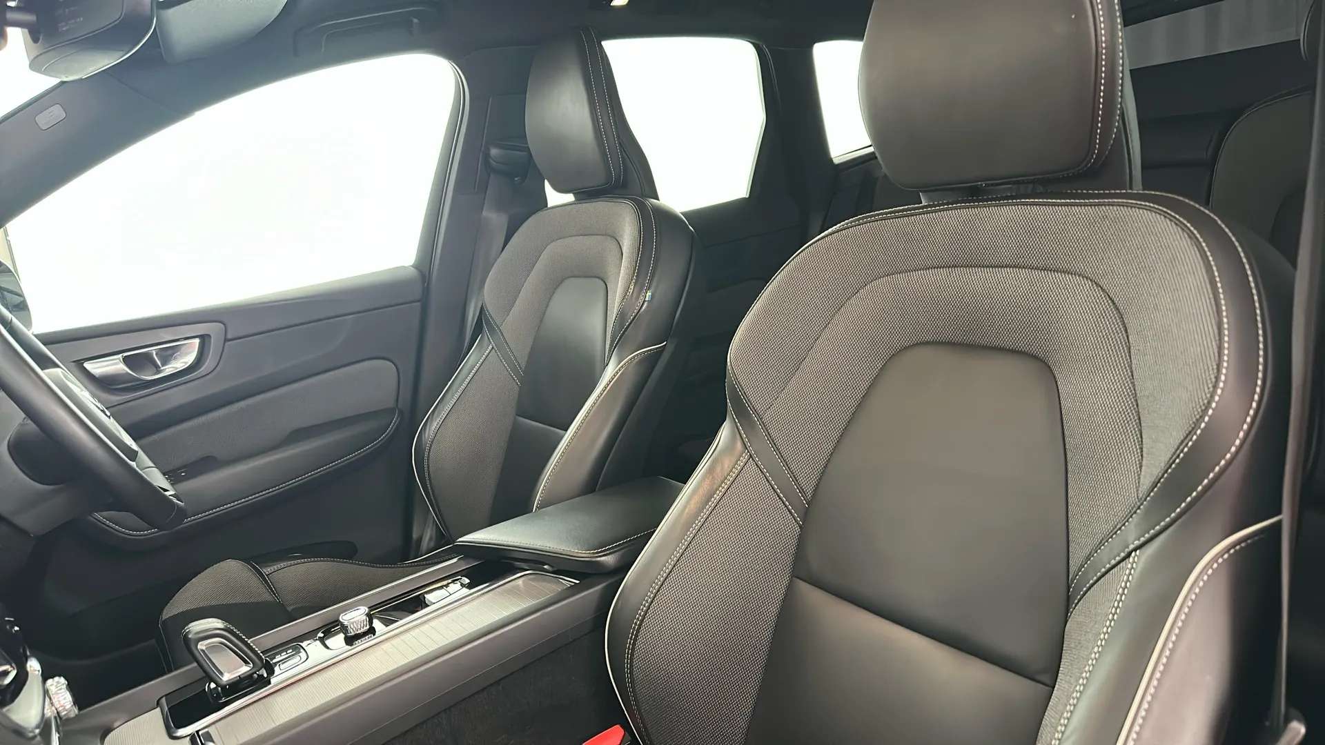 2022 VOLVO XC60 2022 VOLVO XC60