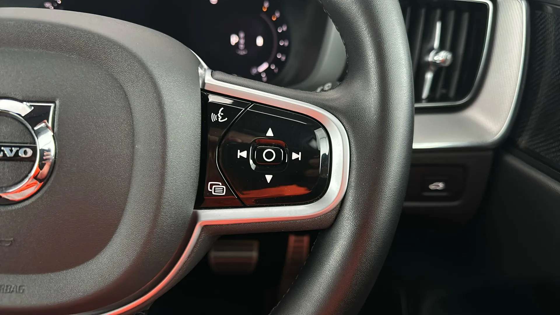 2022 VOLVO XC60 2022 VOLVO XC60
