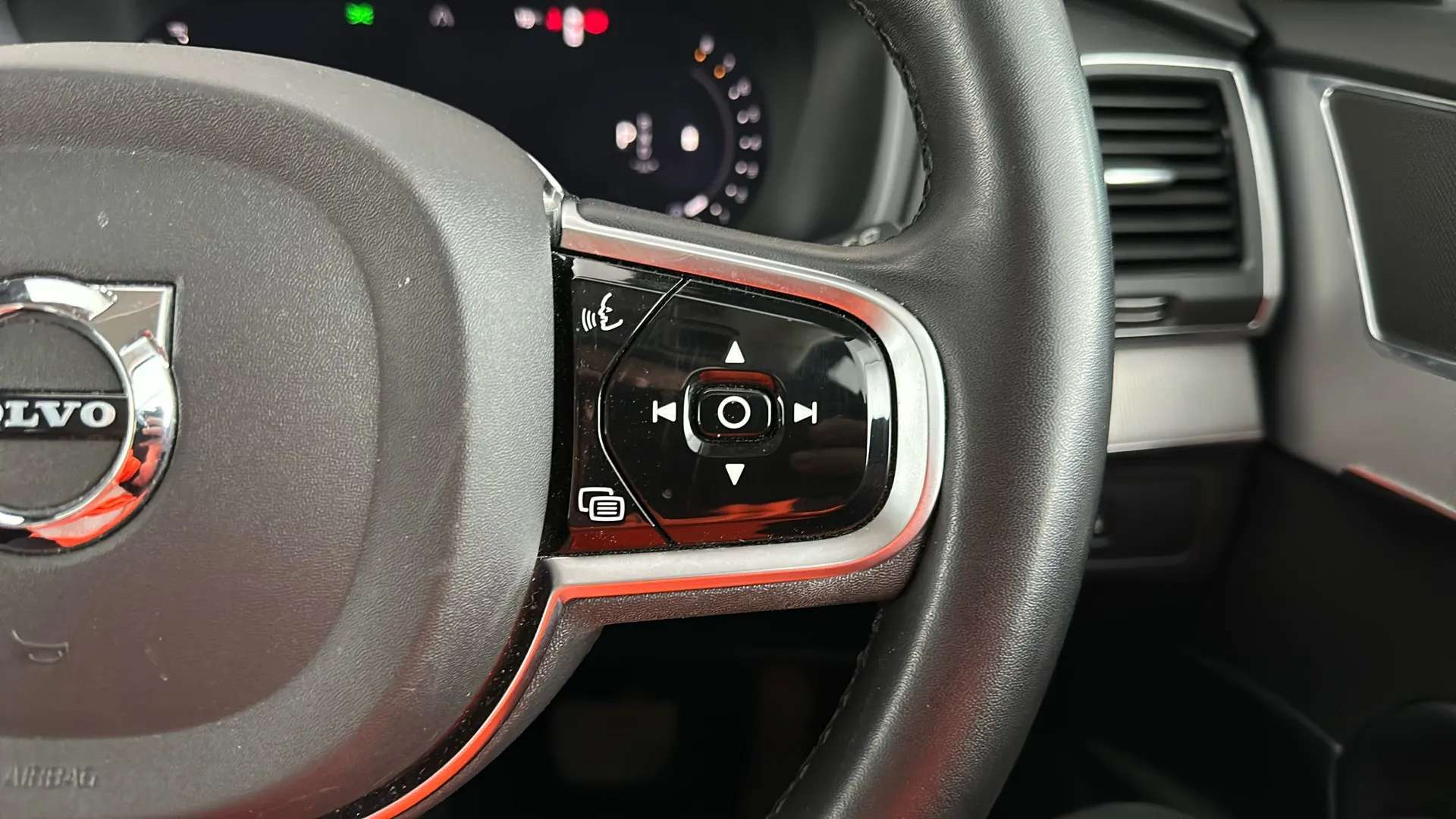 2023 VOLVO XC90 2023 VOLVO XC90