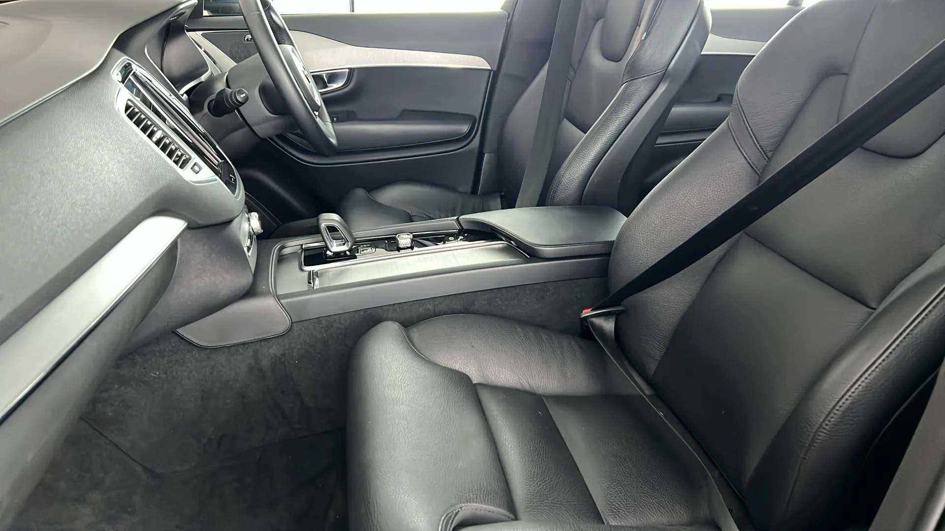 2023 VOLVO XC90 2023 VOLVO XC90
