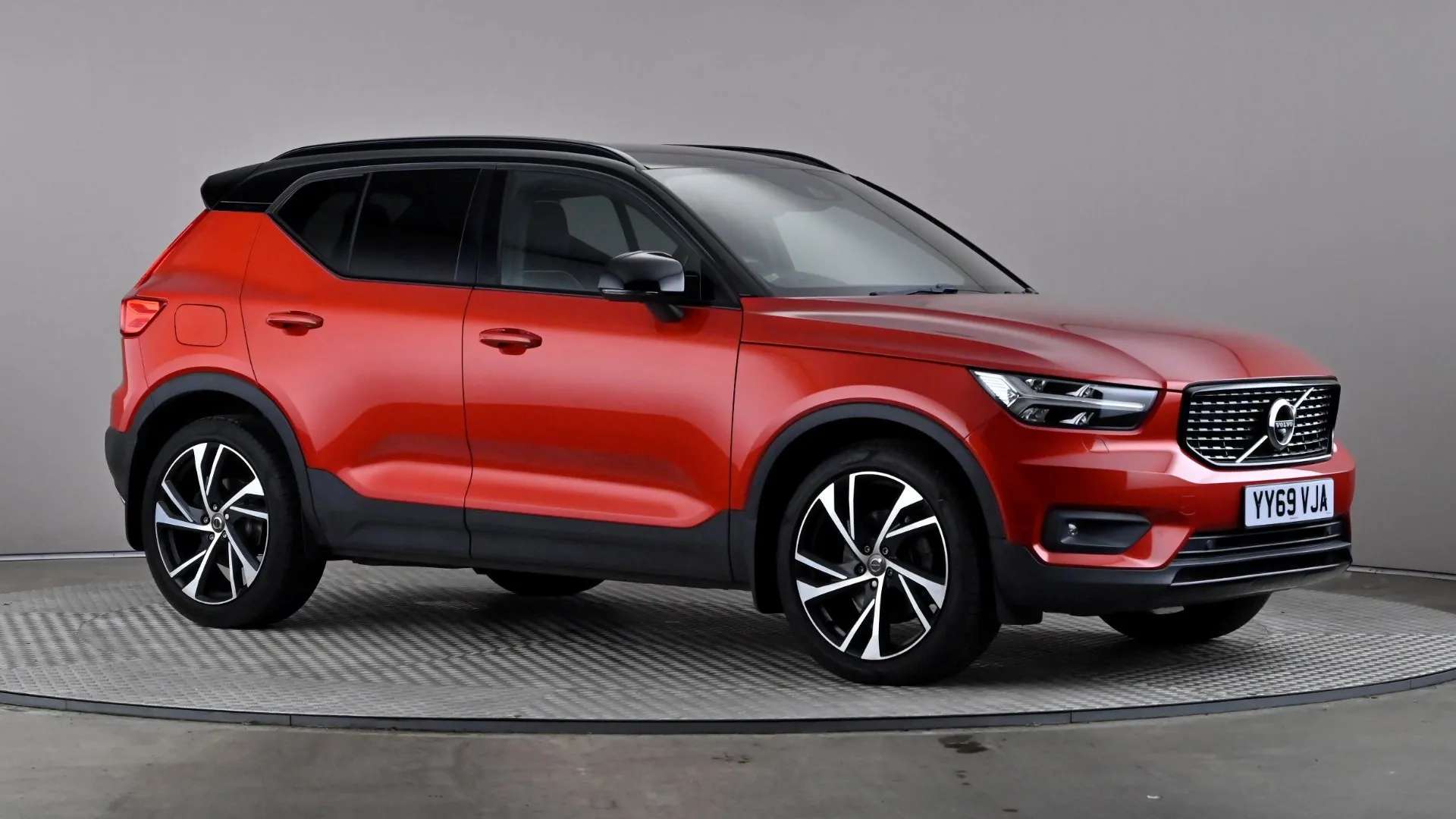 2020 VOLVO XC40 2020 VOLVO XC40