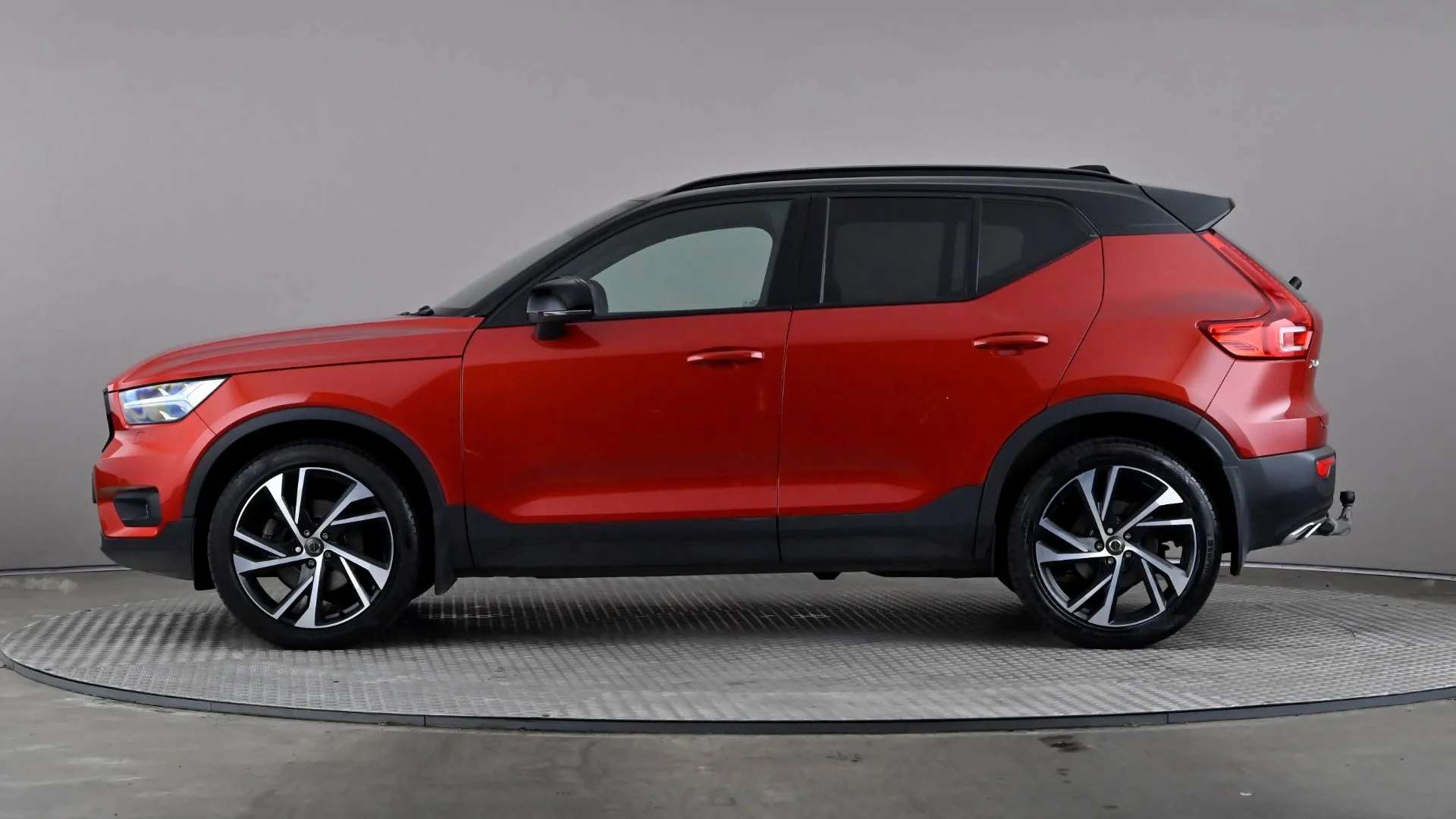 2020 VOLVO XC40 2020 VOLVO XC40