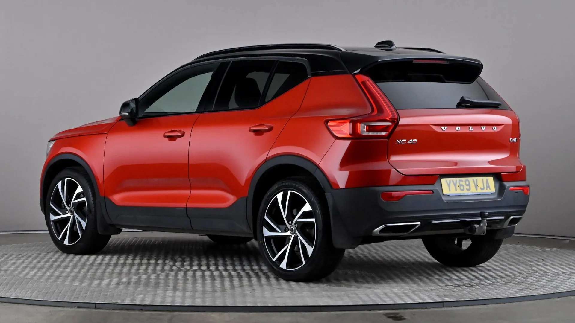 2020 VOLVO XC40 2020 VOLVO XC40