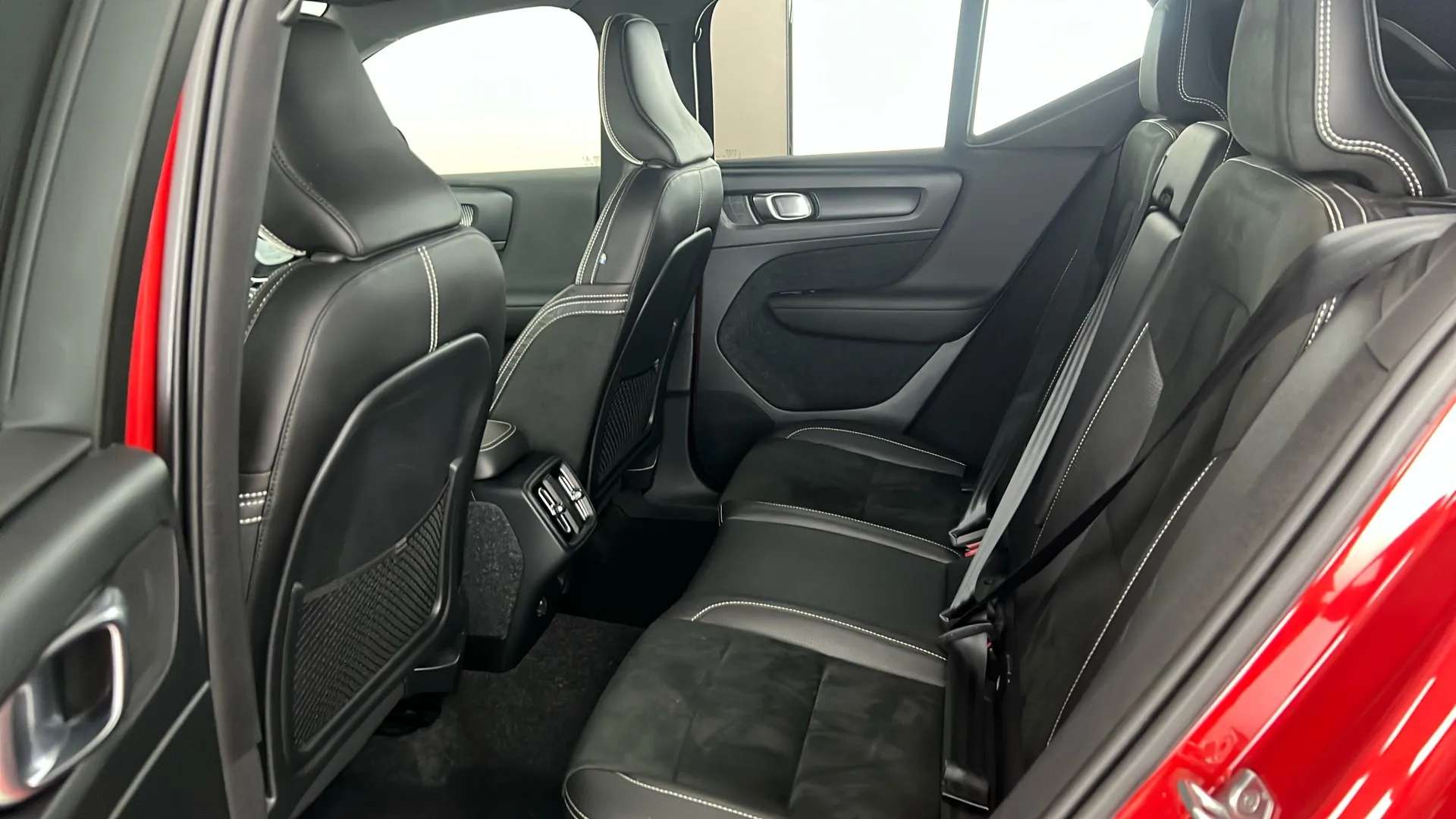 2020 VOLVO XC40 2020 VOLVO XC40