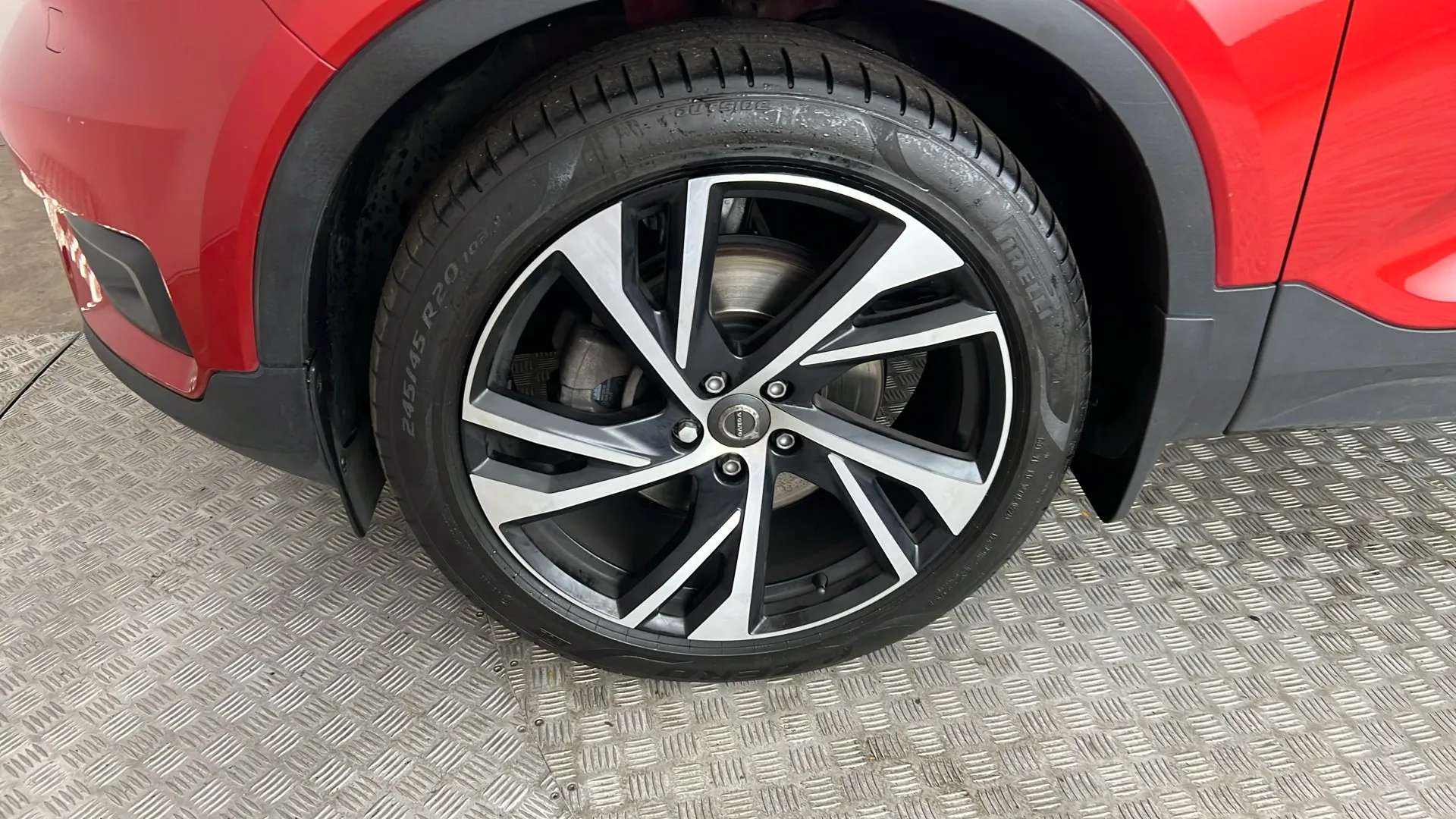2020 VOLVO XC40 2020 VOLVO XC40