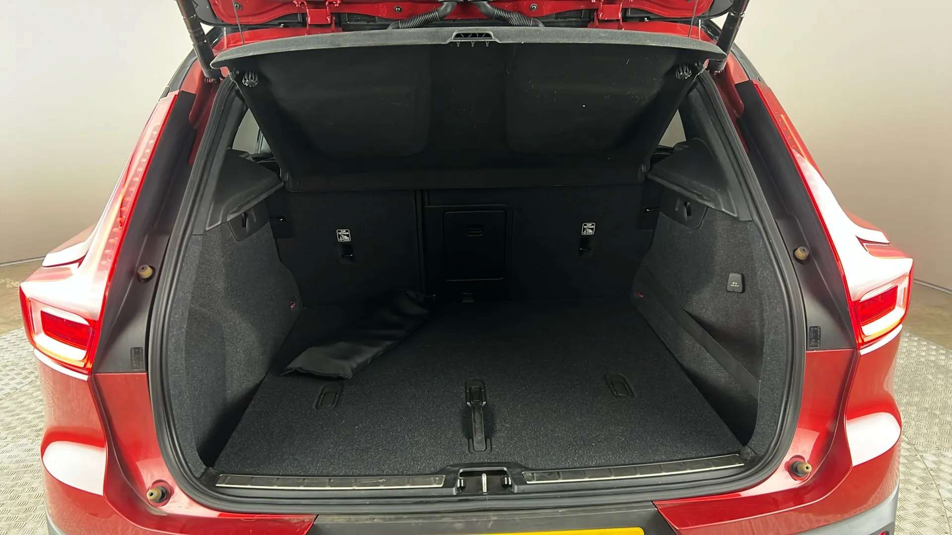 2020 VOLVO XC40 2020 VOLVO XC40