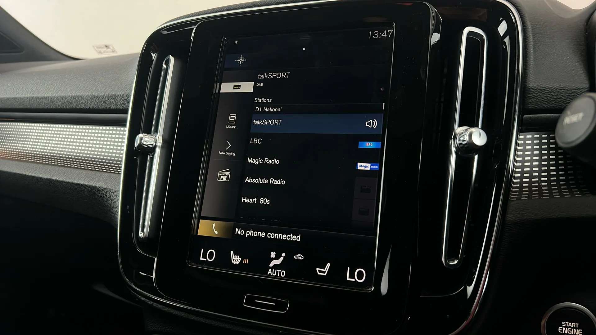 2020 VOLVO XC40 2020 VOLVO XC40