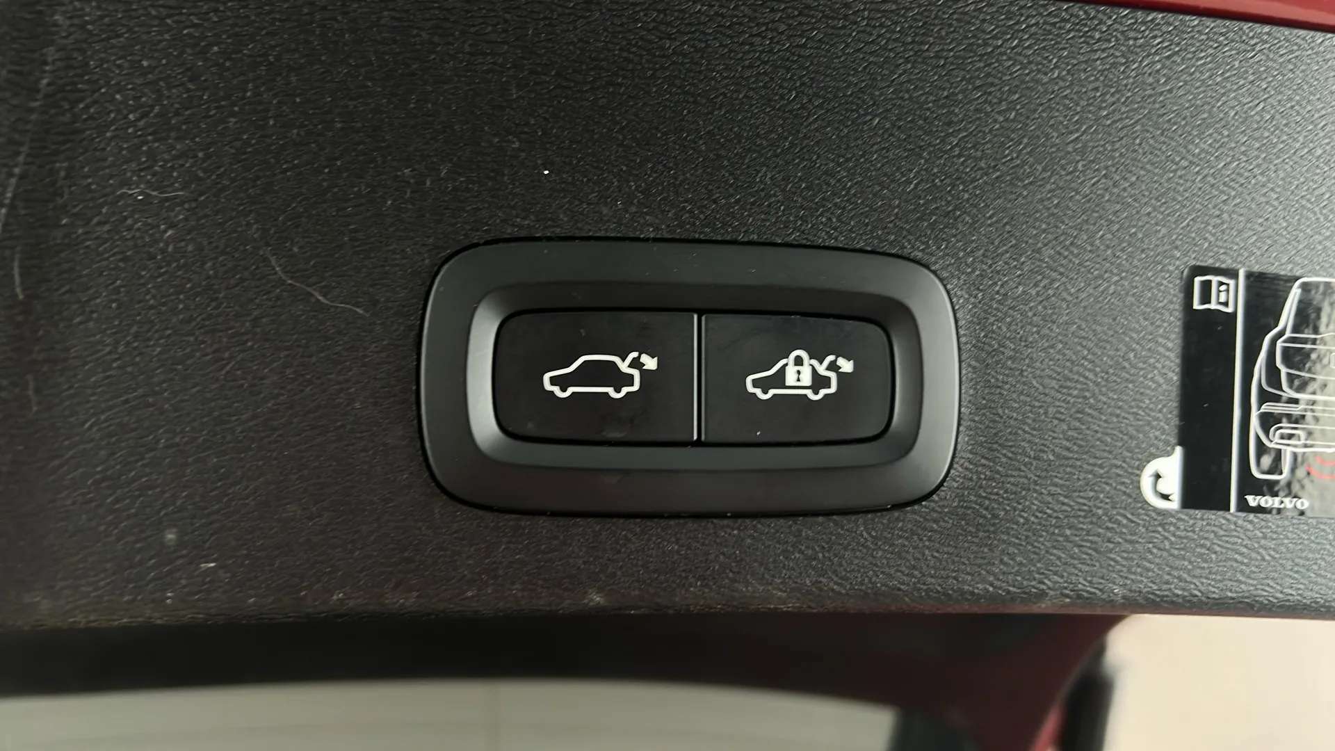 2020 VOLVO XC40 2020 VOLVO XC40