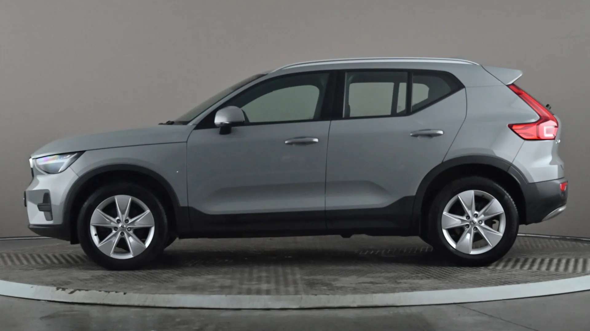 A 2024 VOLVO XC40 2.0 B3P Core Auto A 2024 VOLVO XC40 2.0 B3P Core Auto