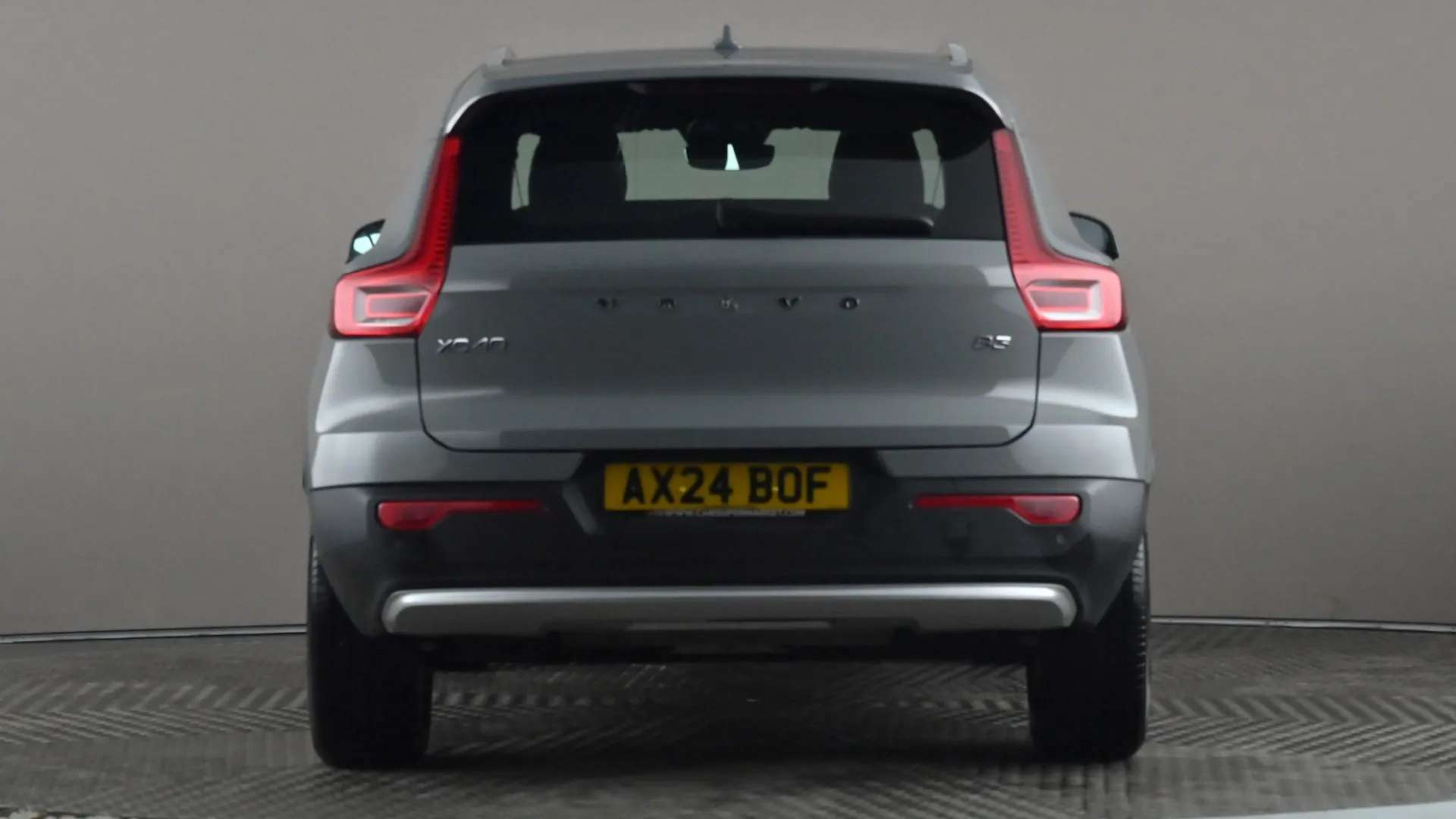 2024 VOLVO XC40 2024 VOLVO XC40