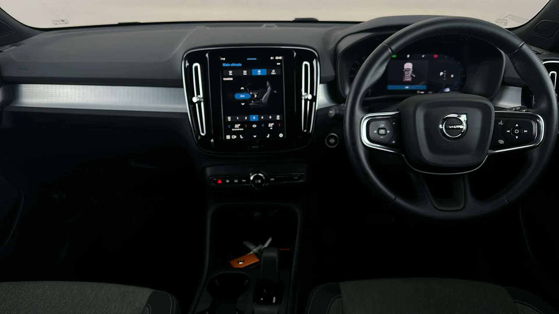 2024 VOLVO XC40 2024 VOLVO XC40