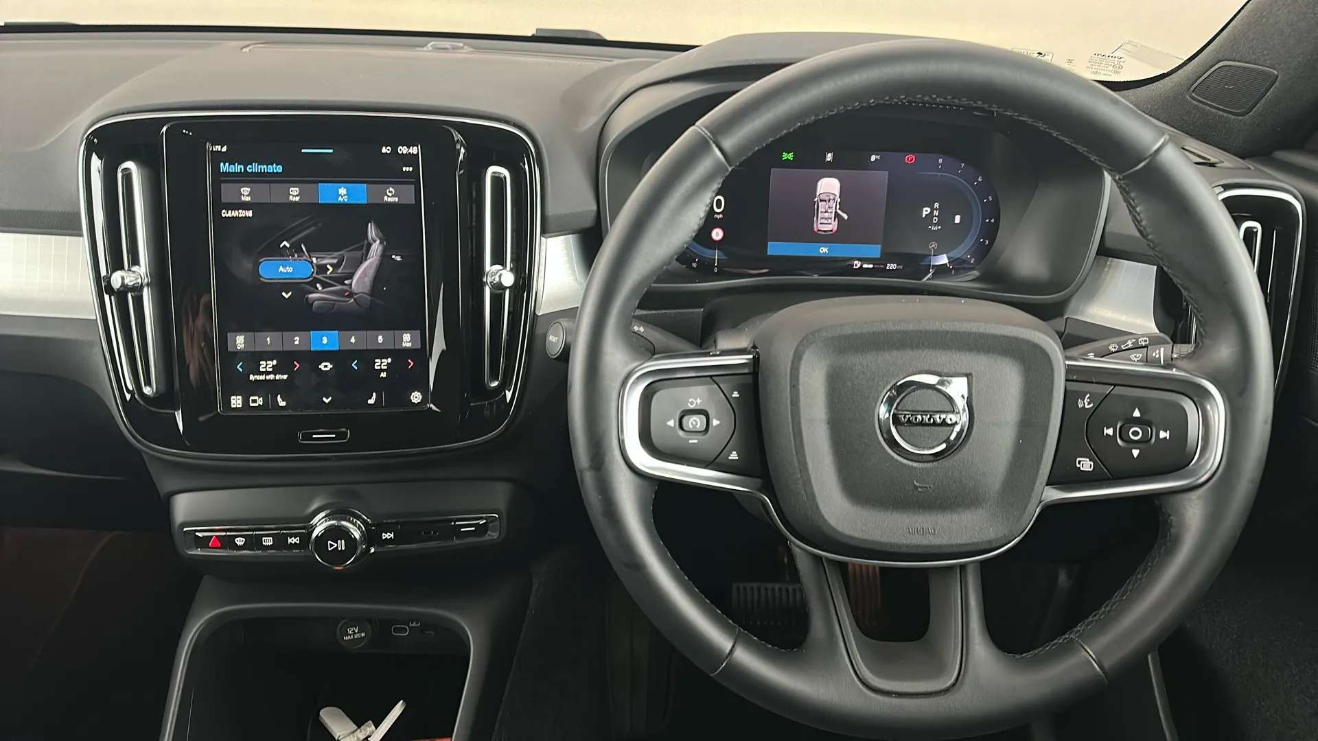 2024 VOLVO XC40 2024 VOLVO XC40