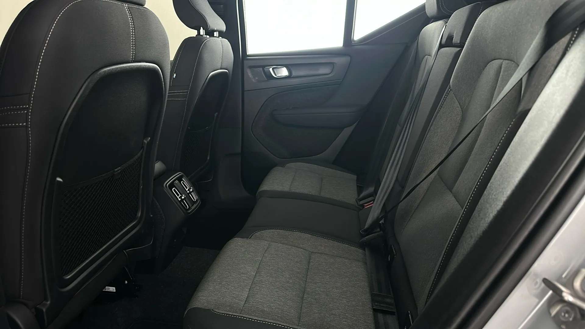 2024 VOLVO XC40 2024 VOLVO XC40