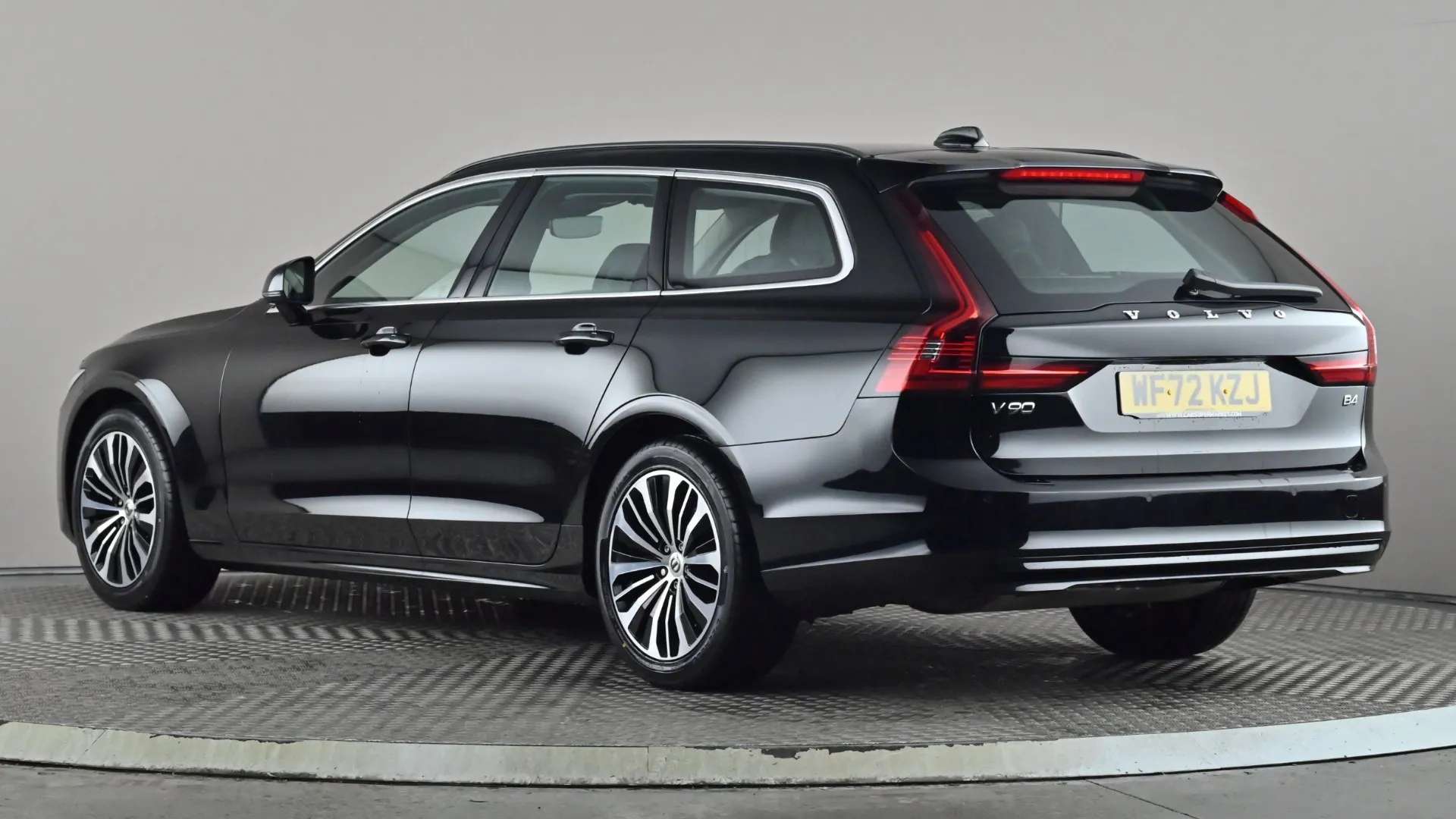 2022 VOLVO V90 2022 VOLVO V90