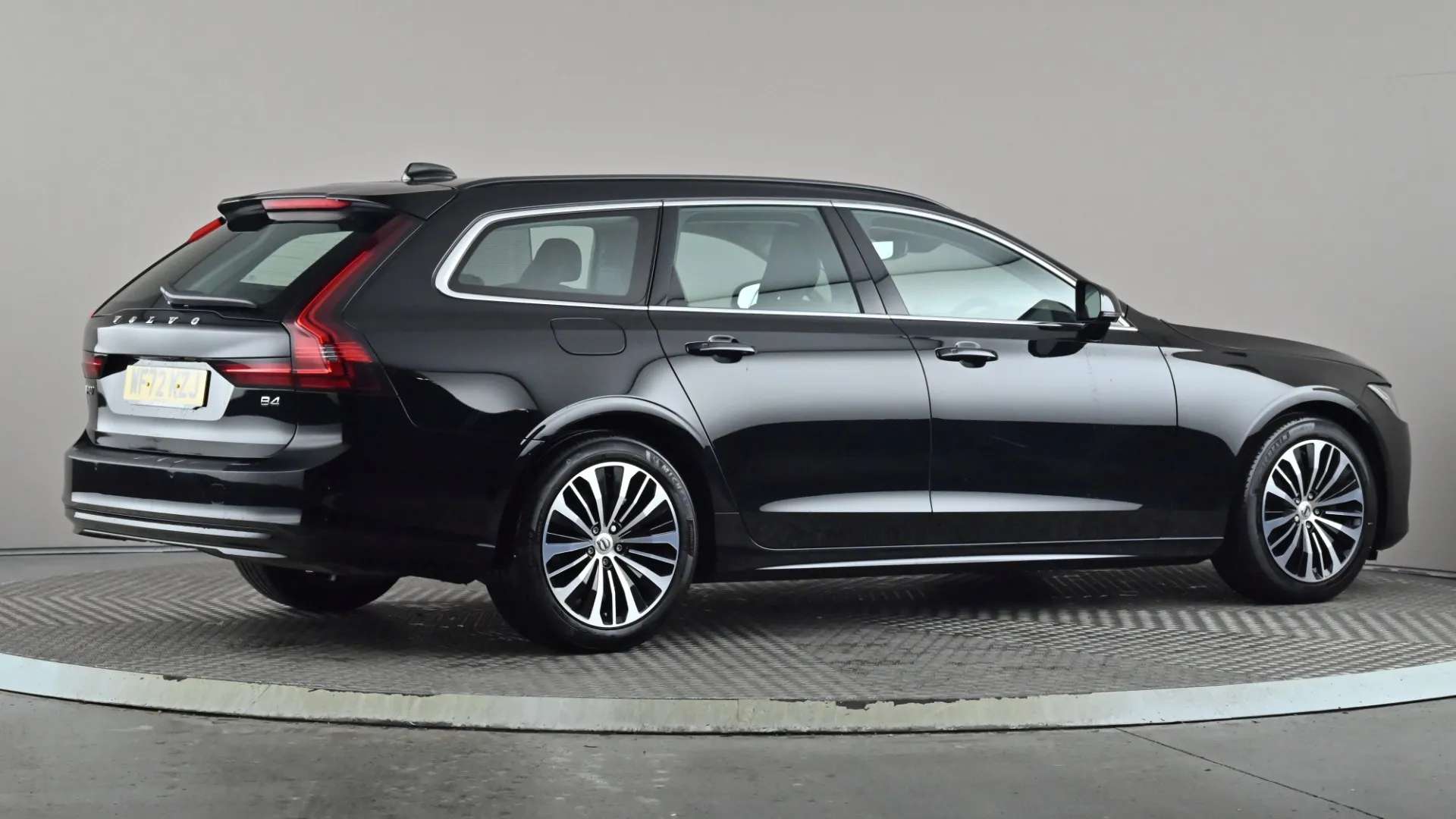 2022 VOLVO V90 2022 VOLVO V90