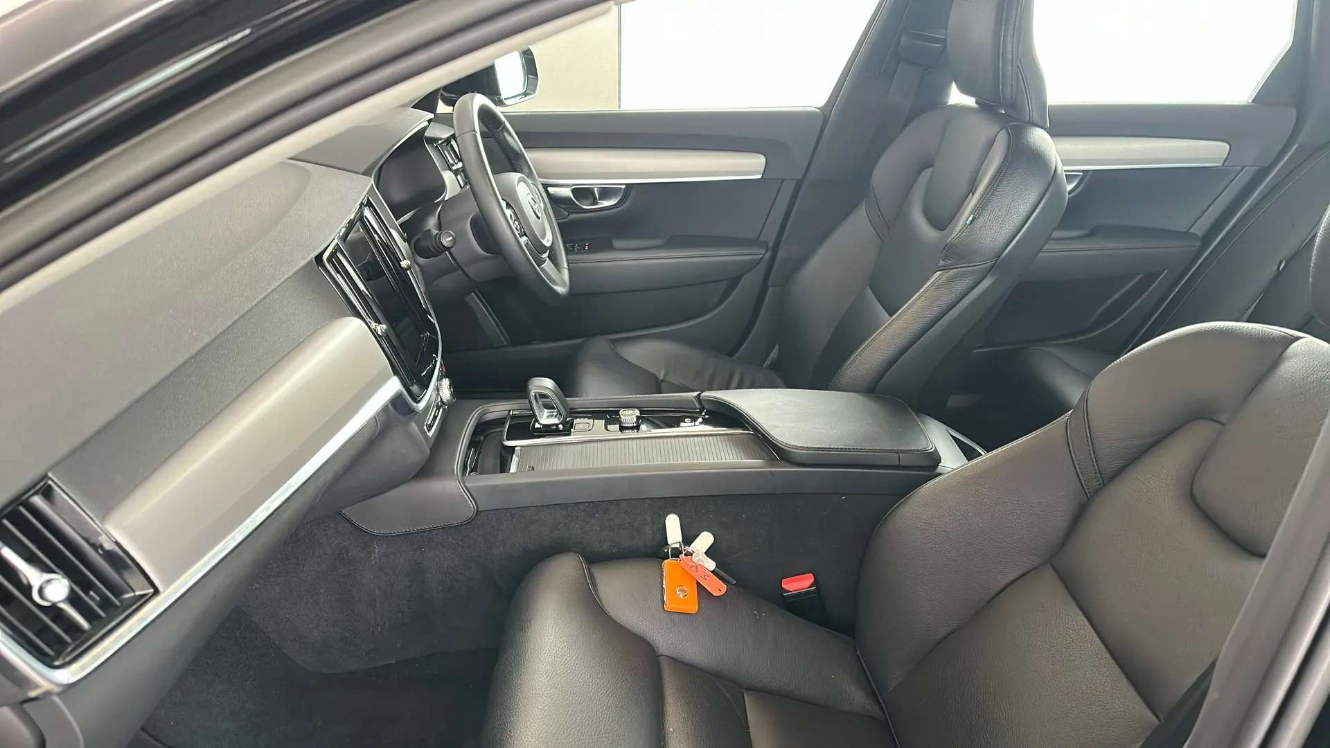 2022 VOLVO V90 2022 VOLVO V90