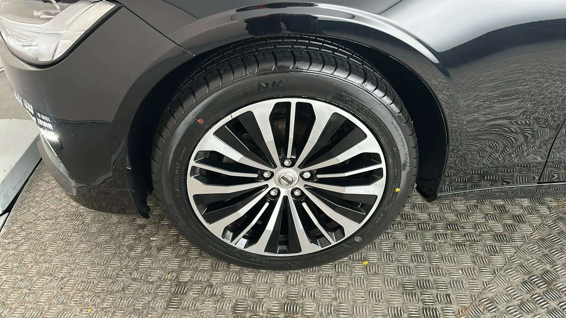 2022 VOLVO V90 2022 VOLVO V90