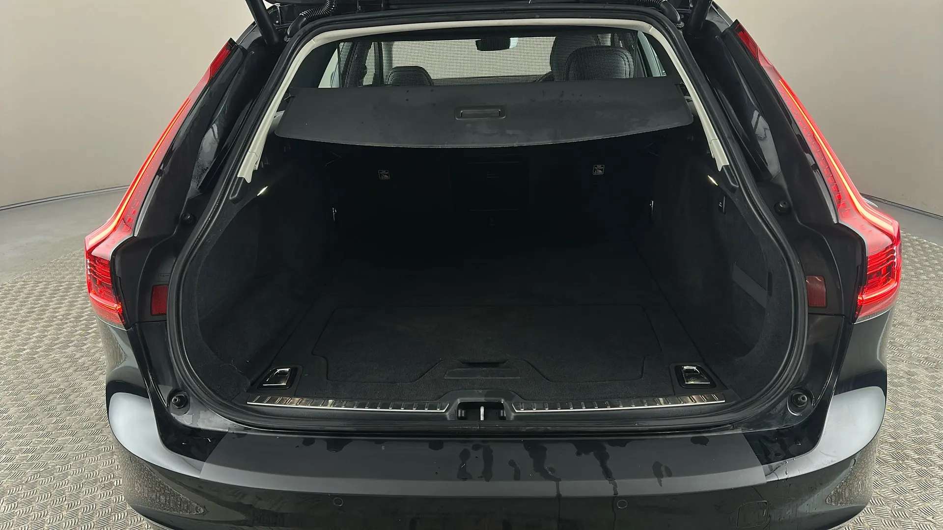 2022 VOLVO V90 2022 VOLVO V90