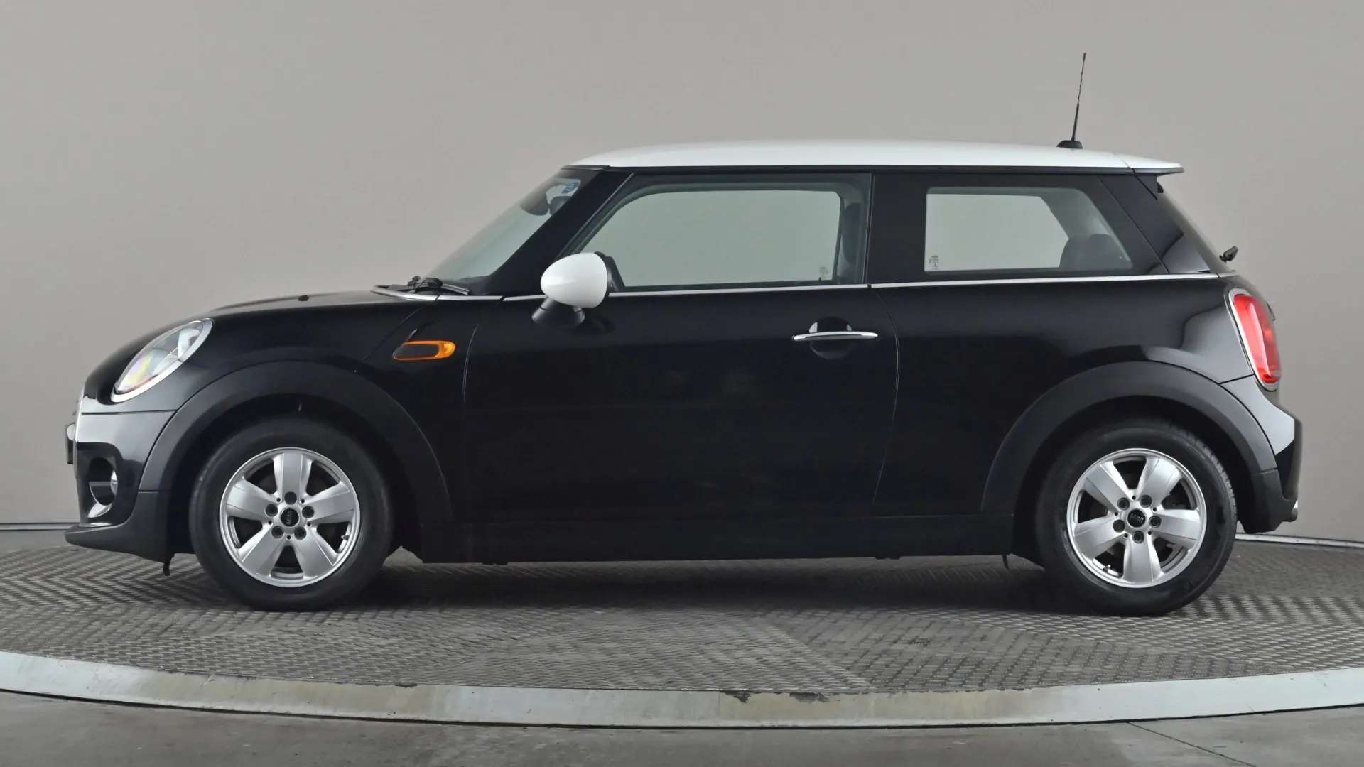 A 2018 MINI HATCH 1.5 Cooper A 2018 MINI HATCH 1.5 Cooper