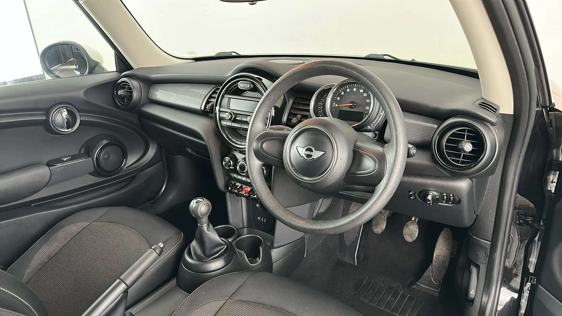 2018 MINI HATCH 2018 MINI HATCH