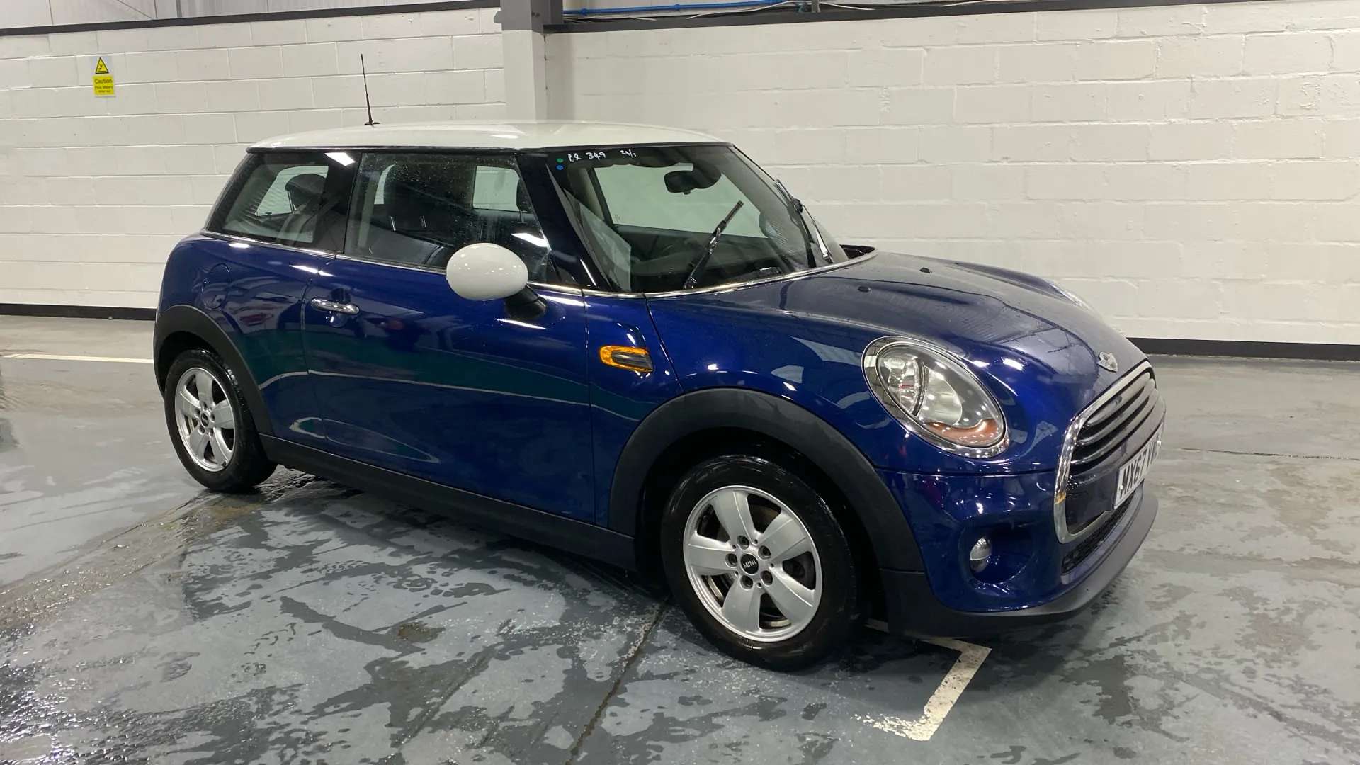 A 2017 MINI HATCH 1.5 Cooper A 2017 MINI HATCH 1.5 Cooper