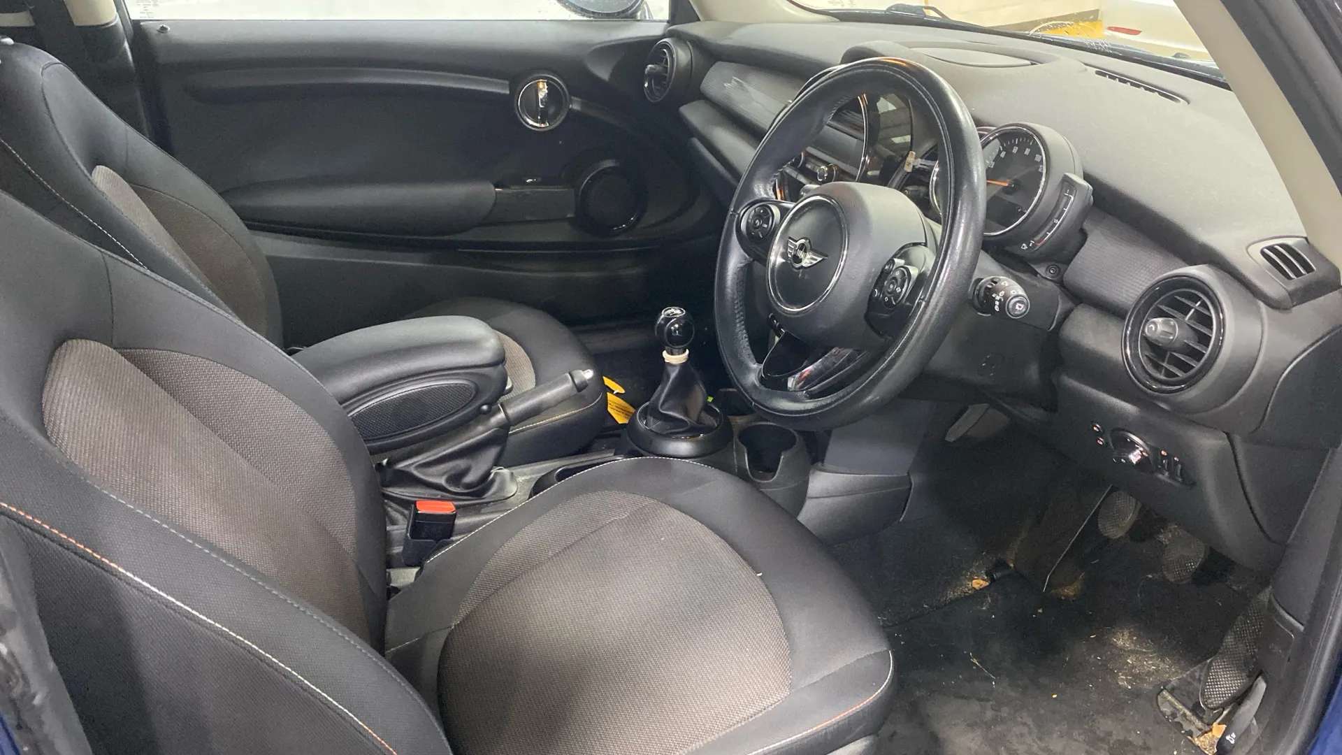 A 2017 MINI HATCH 1.5 Cooper A 2017 MINI HATCH 1.5 Cooper