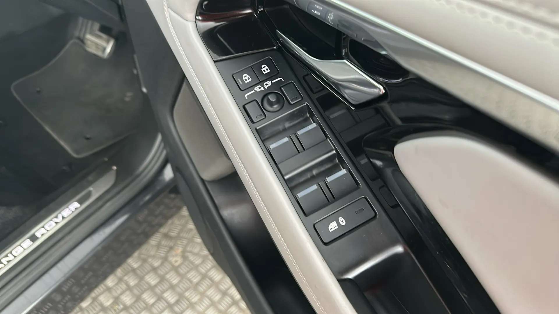 2022 LAND ROVER RANGE ROVER EVOQUE 2022 LAND ROVER RANGE ROVER EVOQUE