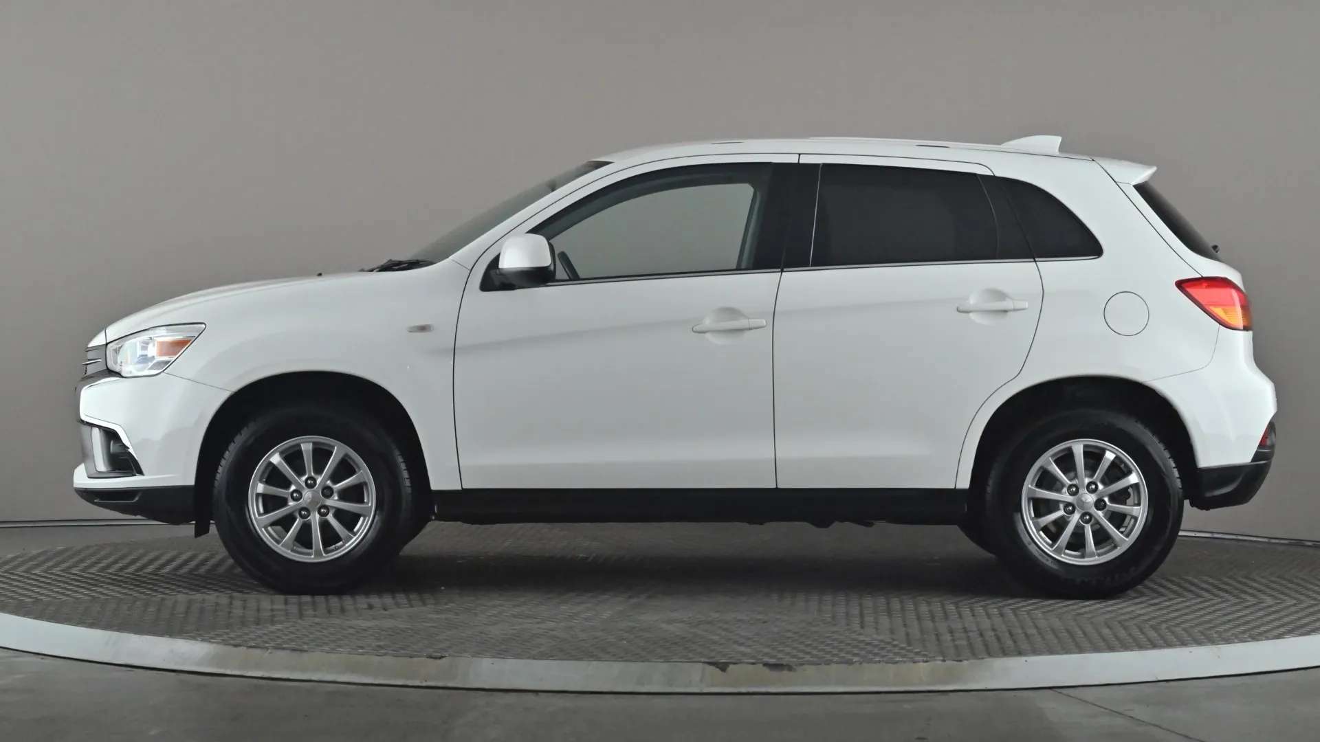 A 2017 MITSUBISHI ASX 1.6 2 A 2017 MITSUBISHI ASX 1.6 2