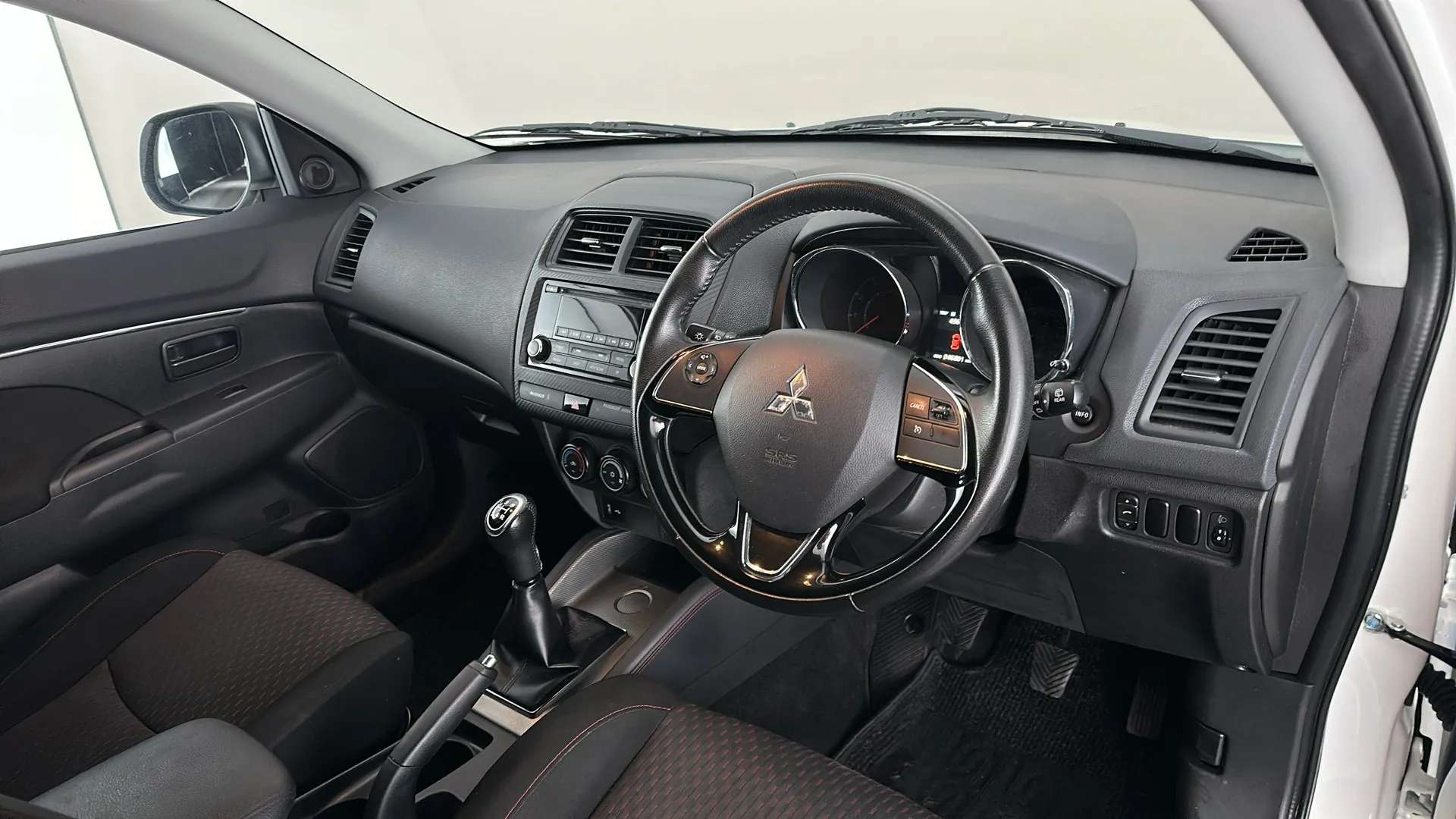 2017 MITSUBISHI ASX 2017 MITSUBISHI ASX