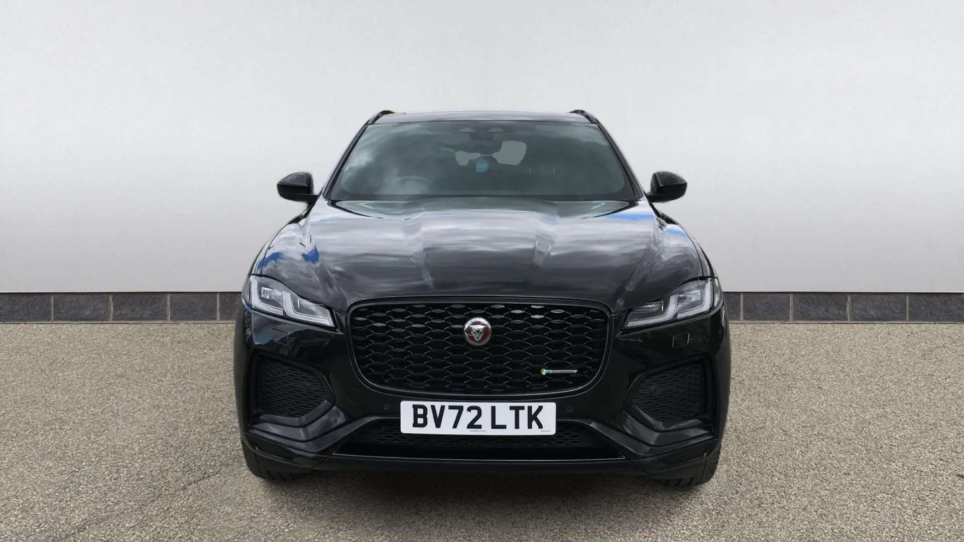 A 2022 JAGUAR F-PACE 2.0 D200 R-Dynamic Black Auto AWD A 2022 JAGUAR F-PACE 2.0 D200 R-Dynamic Black Auto AWD