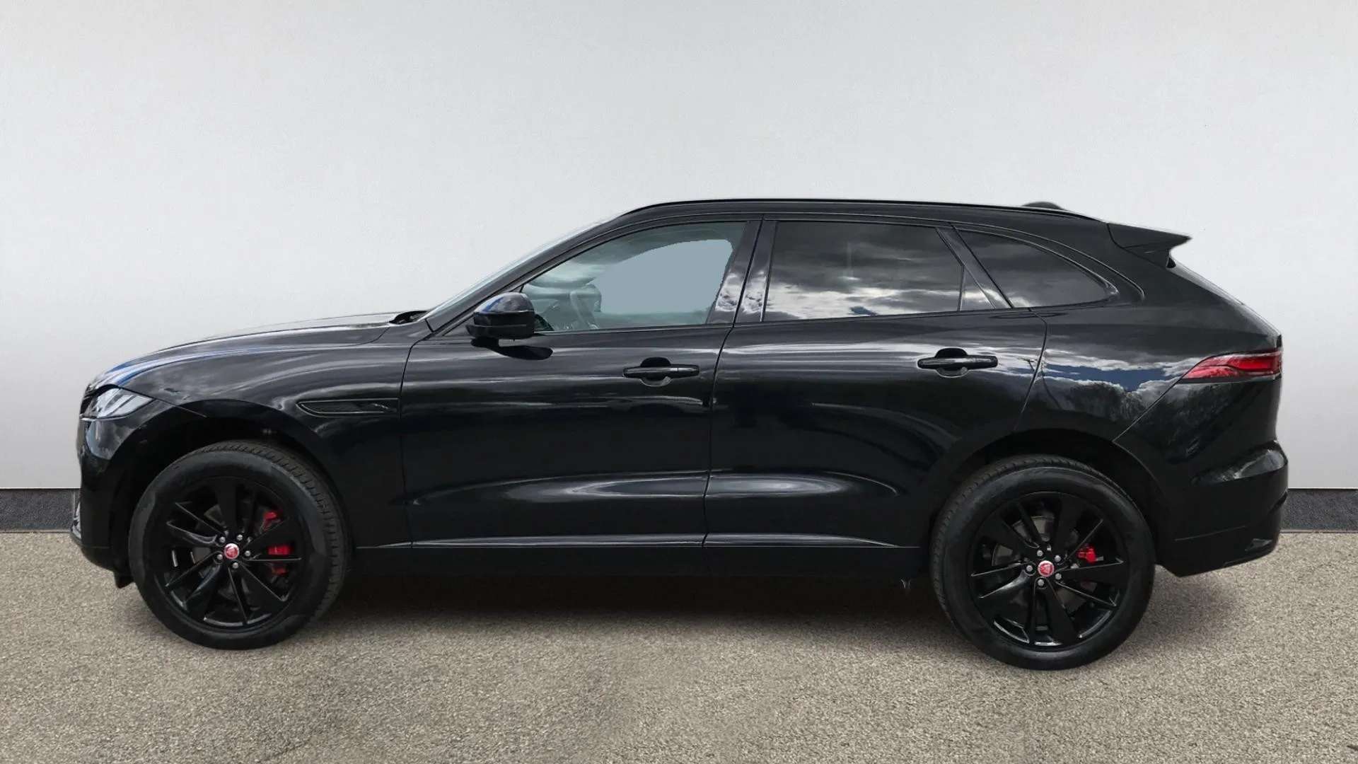 A 2022 JAGUAR F-PACE 2.0 D200 R-Dynamic Black Auto AWD A 2022 JAGUAR F-PACE 2.0 D200 R-Dynamic Black Auto AWD
