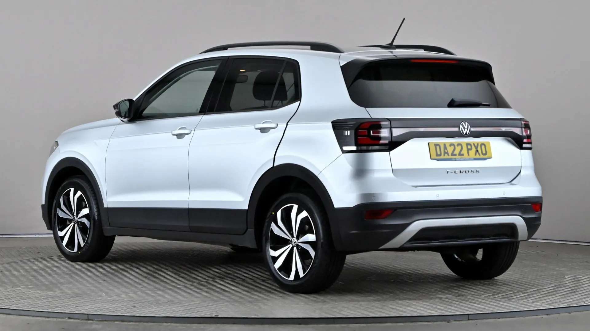 A 2022 VOLKSWAGEN T-CROSS 1.0 TSI 110 Black Edition A 2022 VOLKSWAGEN T-CROSS 1.0 TSI 110 Black Edition