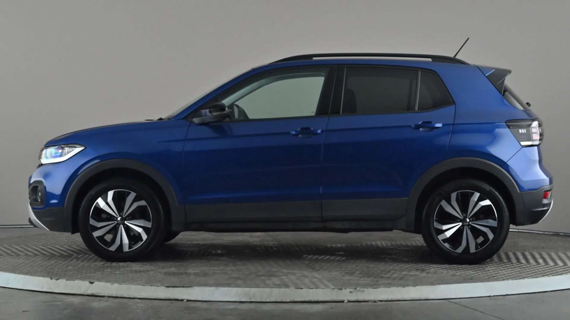 A 2023 VOLKSWAGEN T-CROSS 1.0 TSI 110 Black Edition A 2023 VOLKSWAGEN T-CROSS 1.0 TSI 110 Black Edition