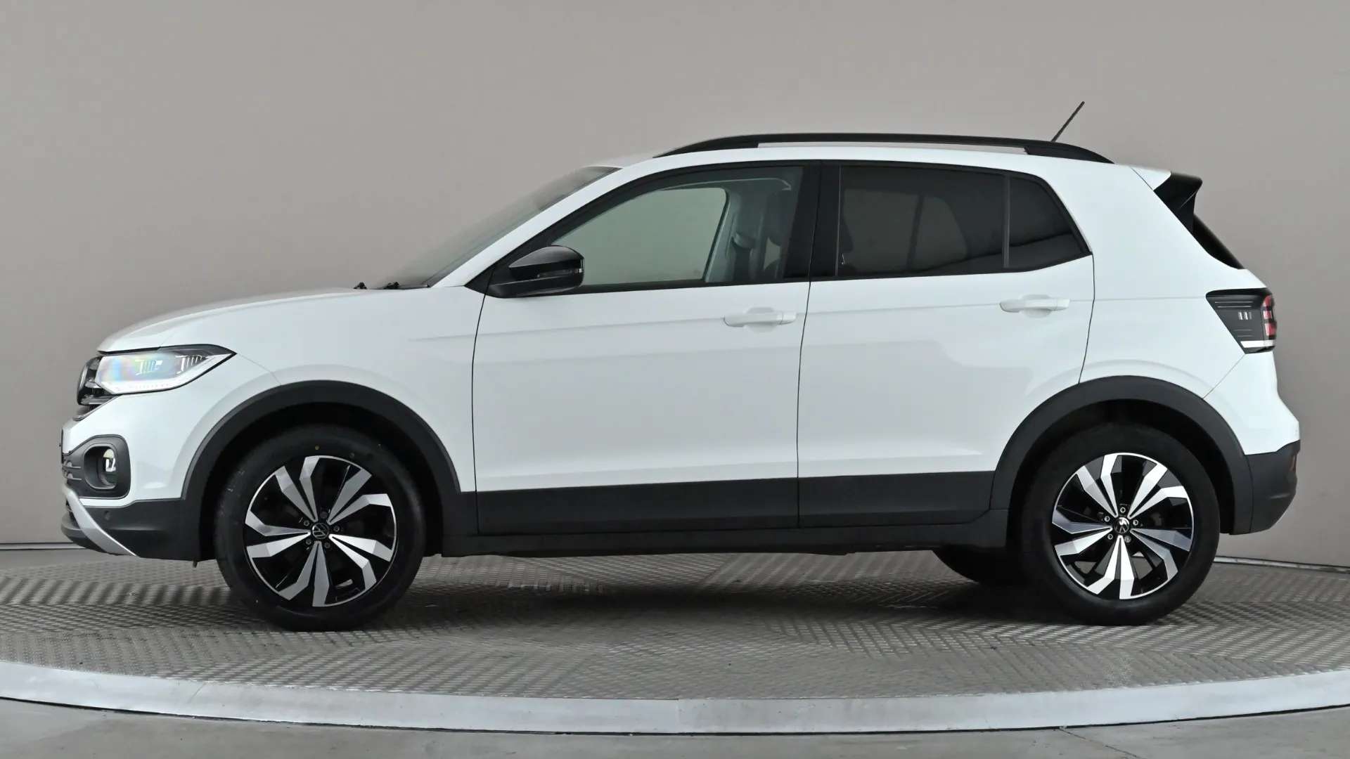 A 2023 VOLKSWAGEN T-CROSS 1.0 TSI 110 Black Edition A 2023 VOLKSWAGEN T-CROSS 1.0 TSI 110 Black Edition