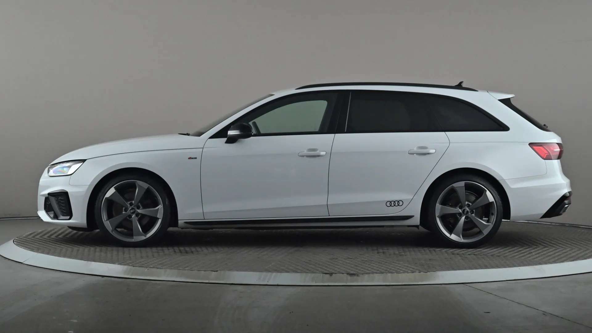 A 2021 AUDI A4 35 TFSI Black Edition A 2021 AUDI A4 35 TFSI Black Edition