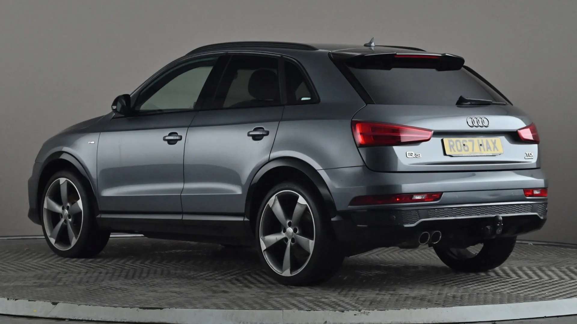 A 2017 AUDI Q3 2.0 TDI Quattro Black Edition A 2017 AUDI Q3 2.0 TDI Quattro Black Edition