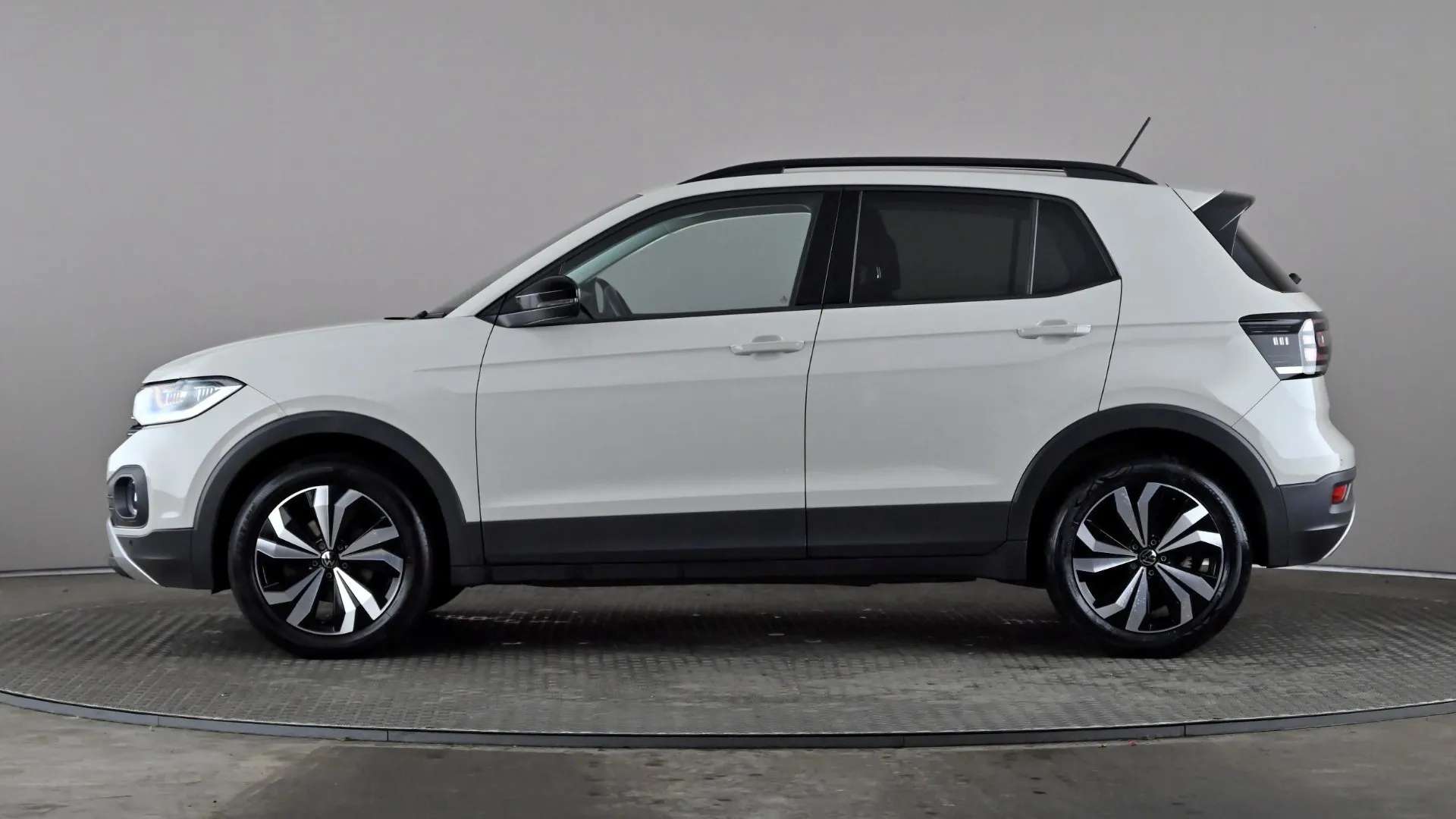 A 2023 VOLKSWAGEN T-CROSS 1.0 TSI 110 Black Edition A 2023 VOLKSWAGEN T-CROSS 1.0 TSI 110 Black Edition
