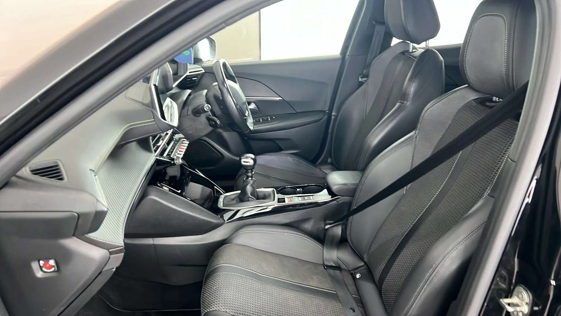 2021 PEUGEOT 2008 2021 PEUGEOT 2008