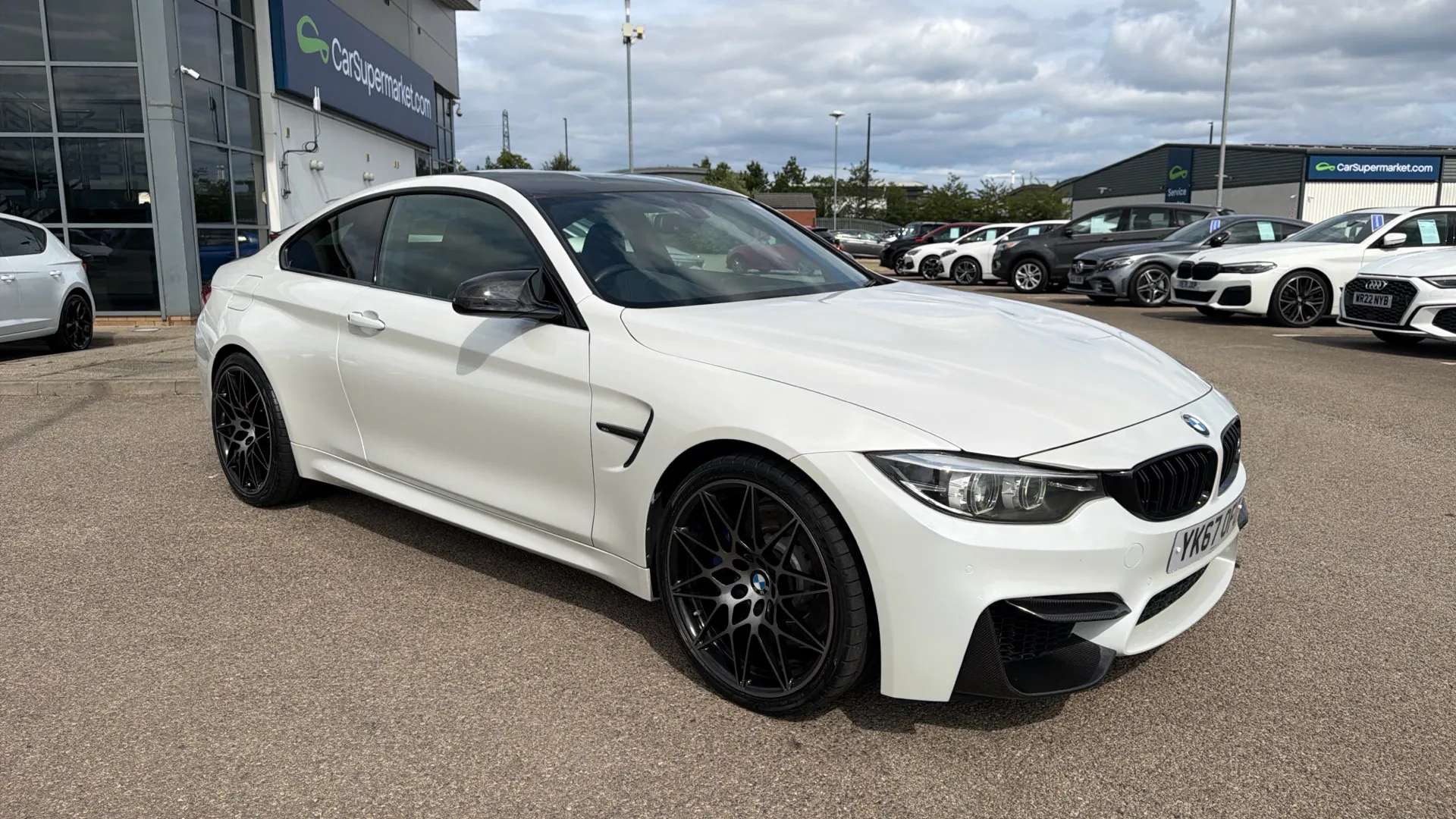 2017 BMW M4 2017 BMW M4