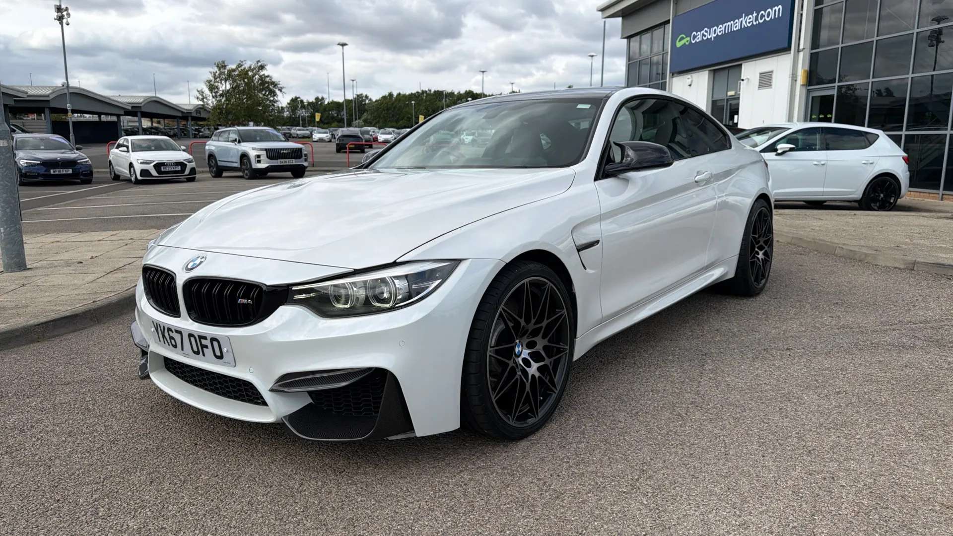 2017 BMW M4 2017 BMW M4