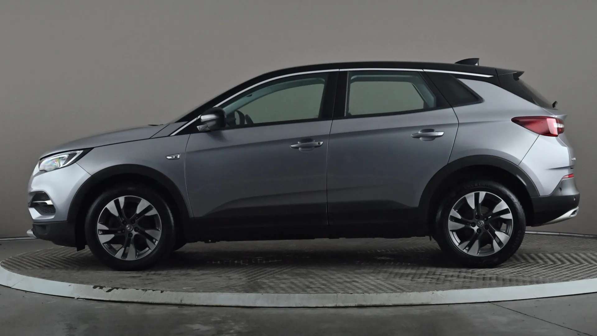 A 2019 VAUXHALL GRANDLAND X 1.2 Turbo Sport Nav A 2019 VAUXHALL GRANDLAND X 1.2 Turbo Sport Nav