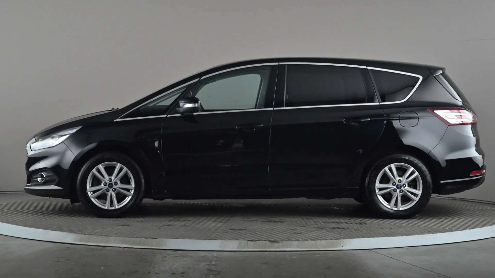 A 2017 FORD S-MAX 1.5 EcoBoost Titanium A 2017 FORD S-MAX 1.5 EcoBoost Titanium