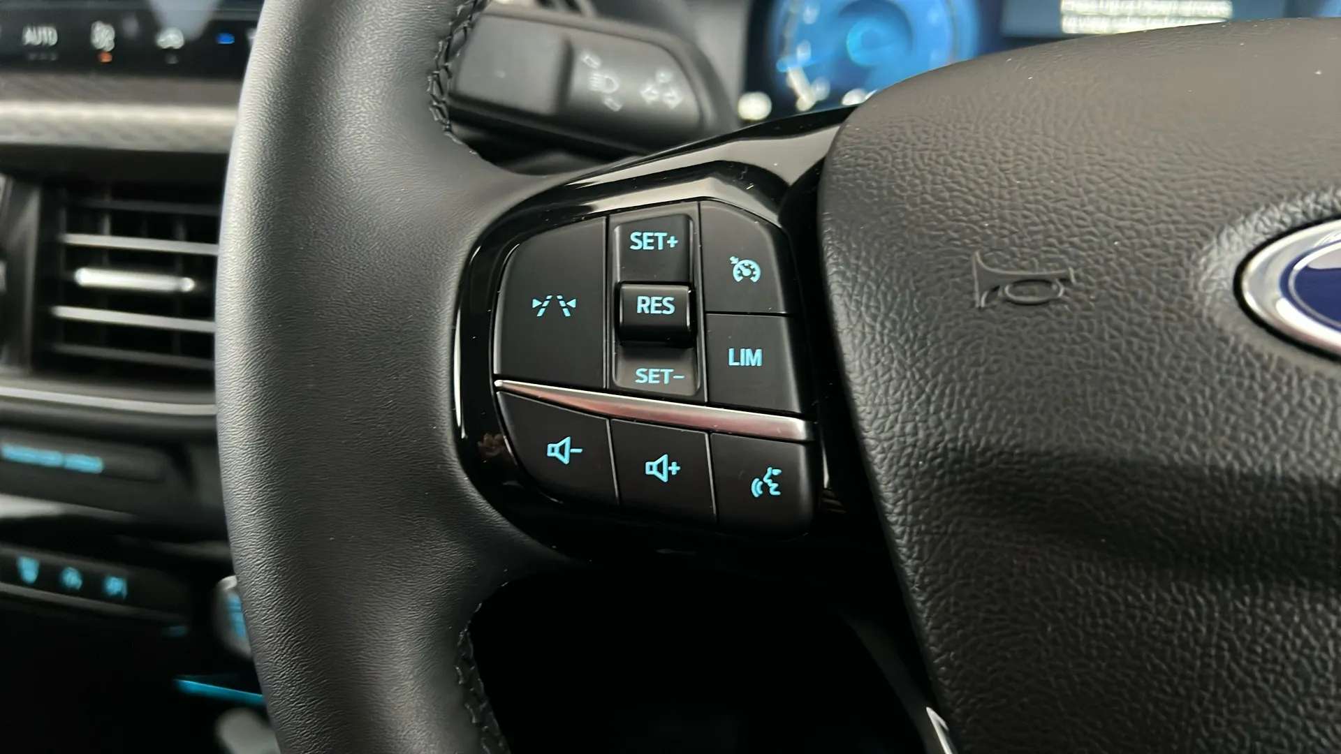 2025 FORD KUGA 2025 FORD KUGA