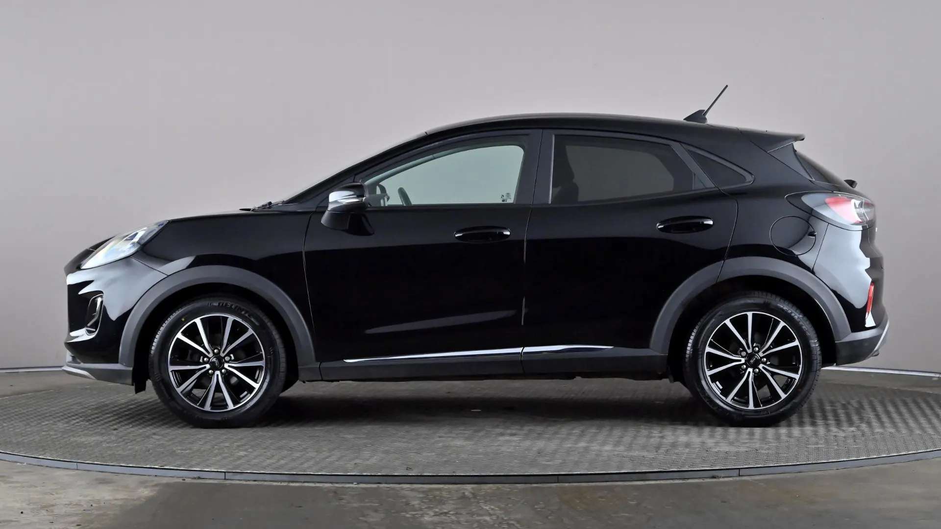 A 2020 FORD PUMA 1.0 EcoBoost Titanium A 2020 FORD PUMA 1.0 EcoBoost Titanium