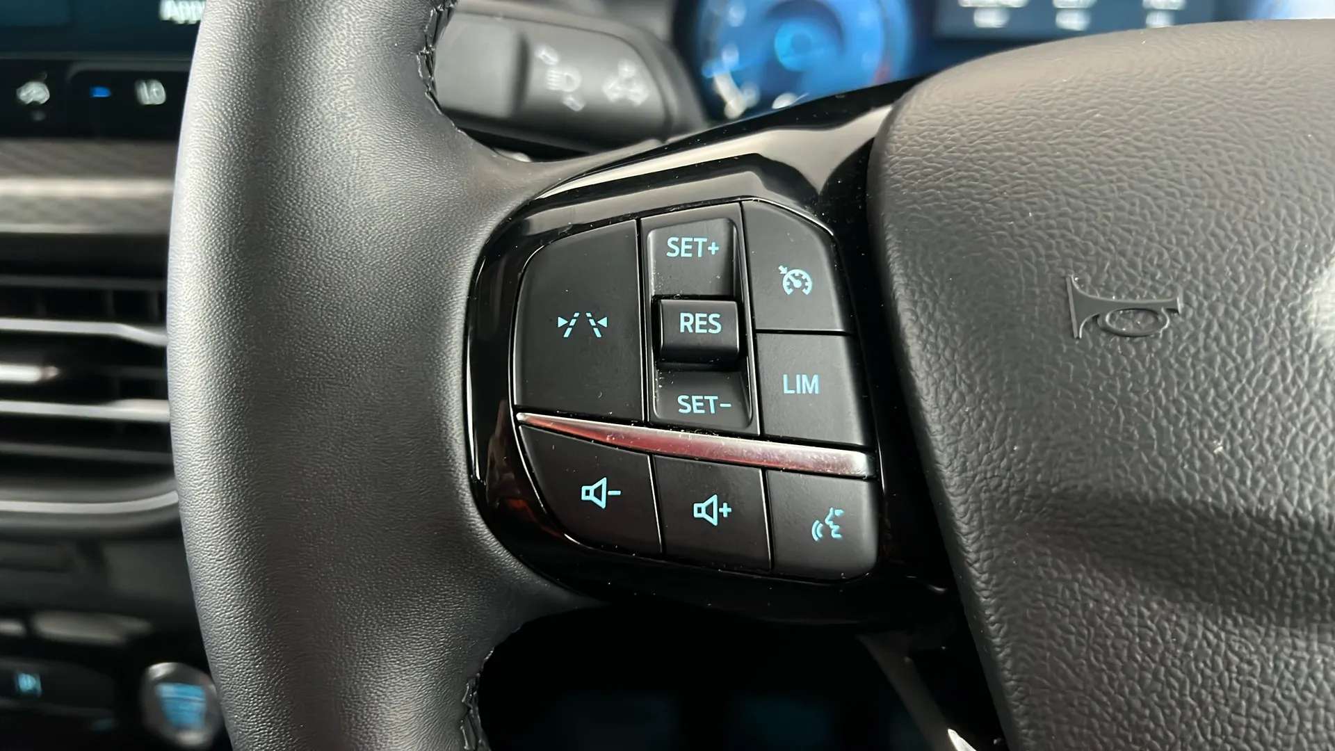 2025 FORD KUGA 2025 FORD KUGA