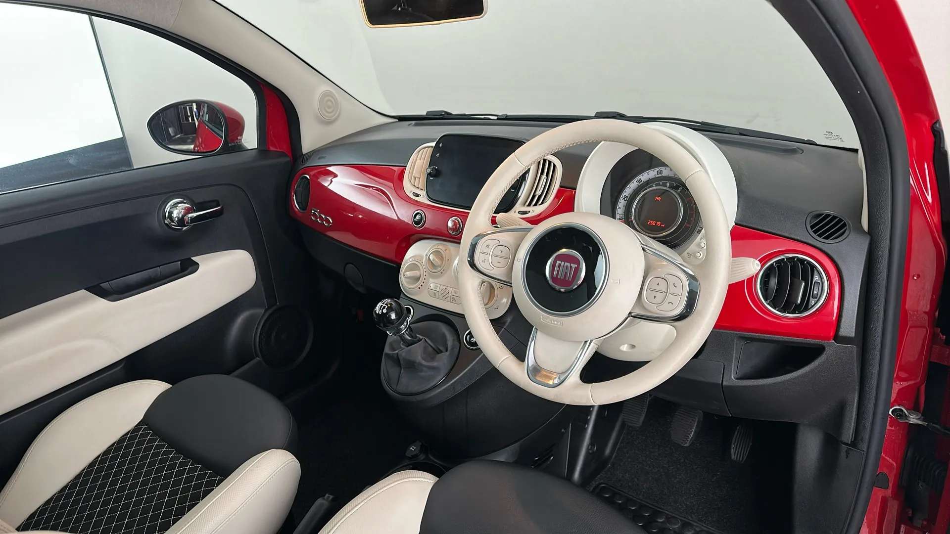 2021 FIAT 500 2021 FIAT 500