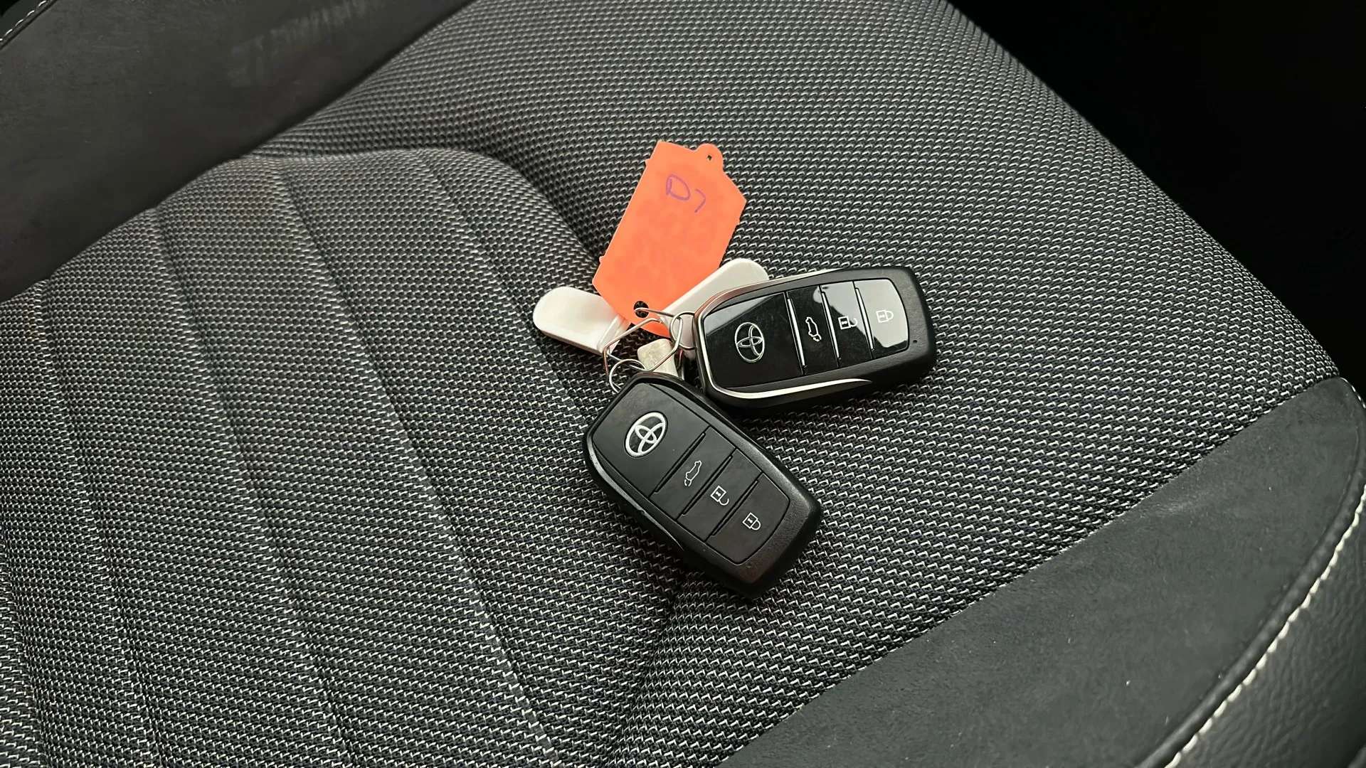 2024 TOYOTA C-HR 2024 TOYOTA C-HR